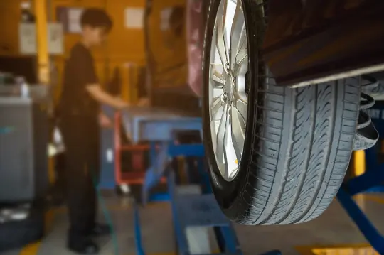 Reparación de rueda en el taller de Torrejón y Arganda
