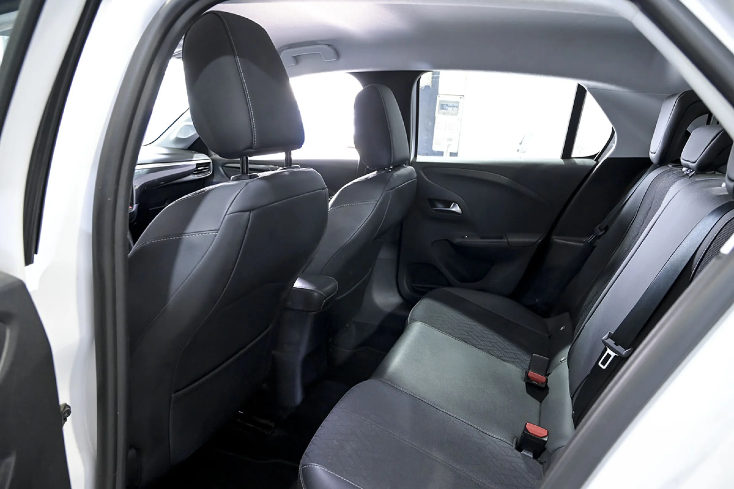 Opel Corsa 1.2T XHL 74kW 100CV Elegance - Foto 16