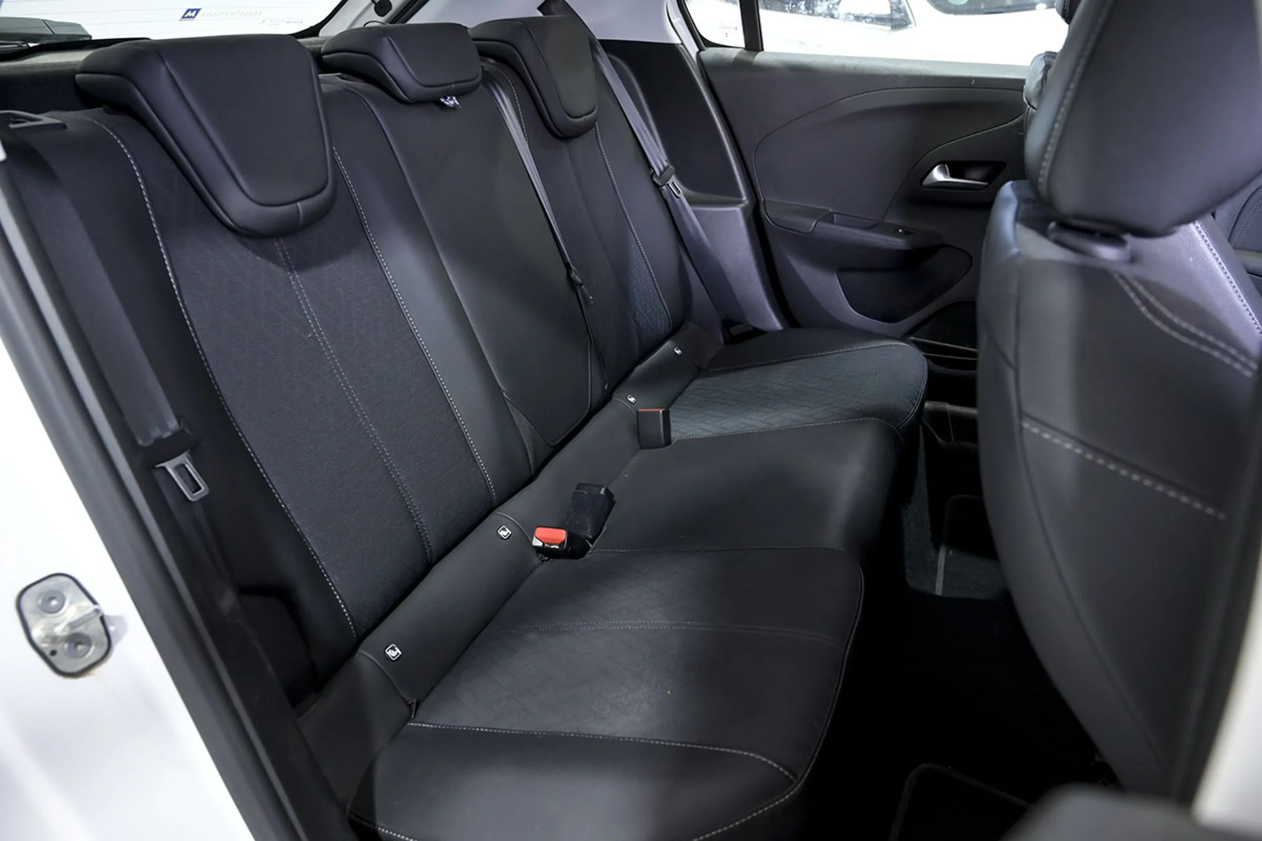 Opel Corsa 1.2T XHL 74kW 100CV Elegance - Foto 18