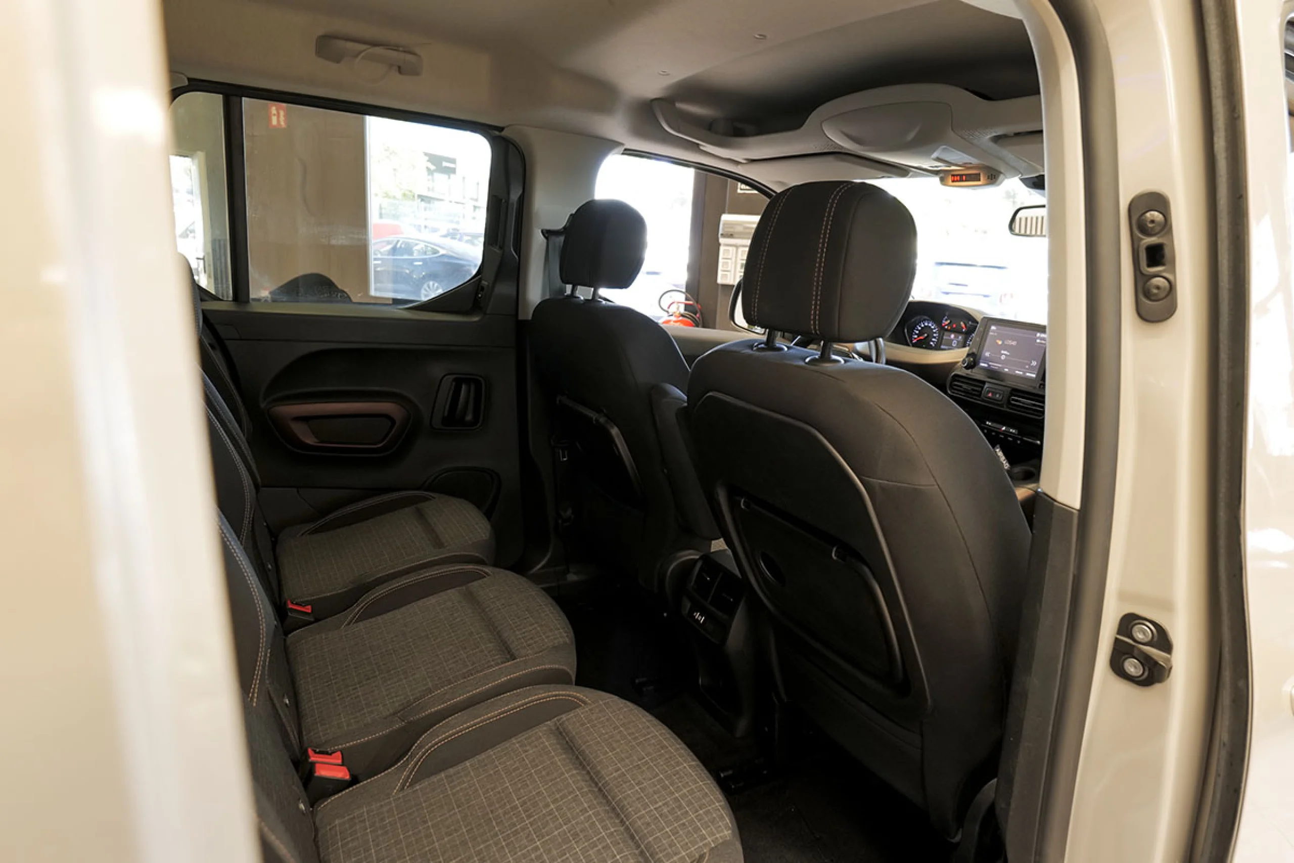 Peugeot Rifter GT Standard BlueHDi 96kW Auto - Foto 13