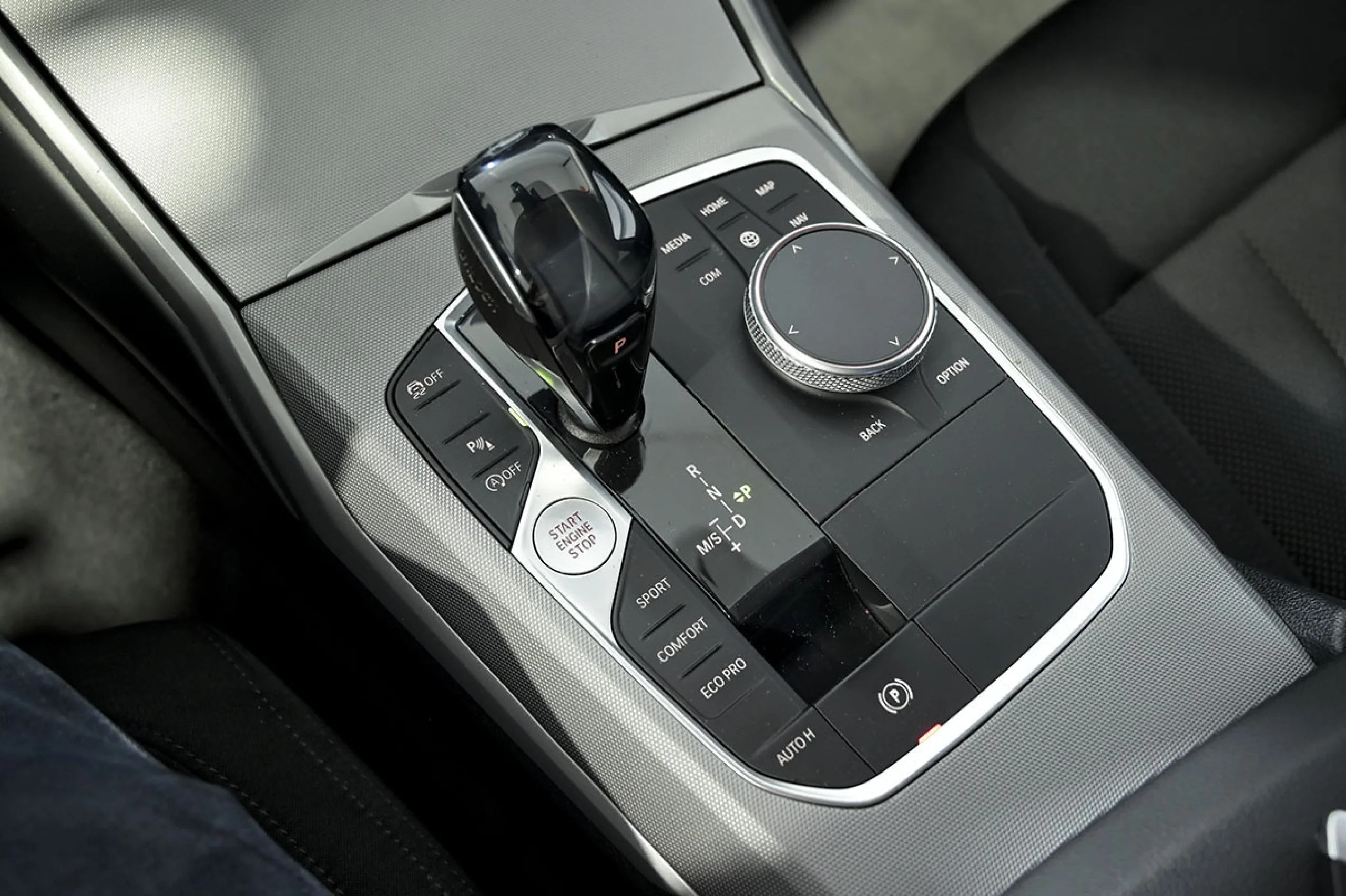 BMW 318 Serie 3 318dA Business - Foto 26