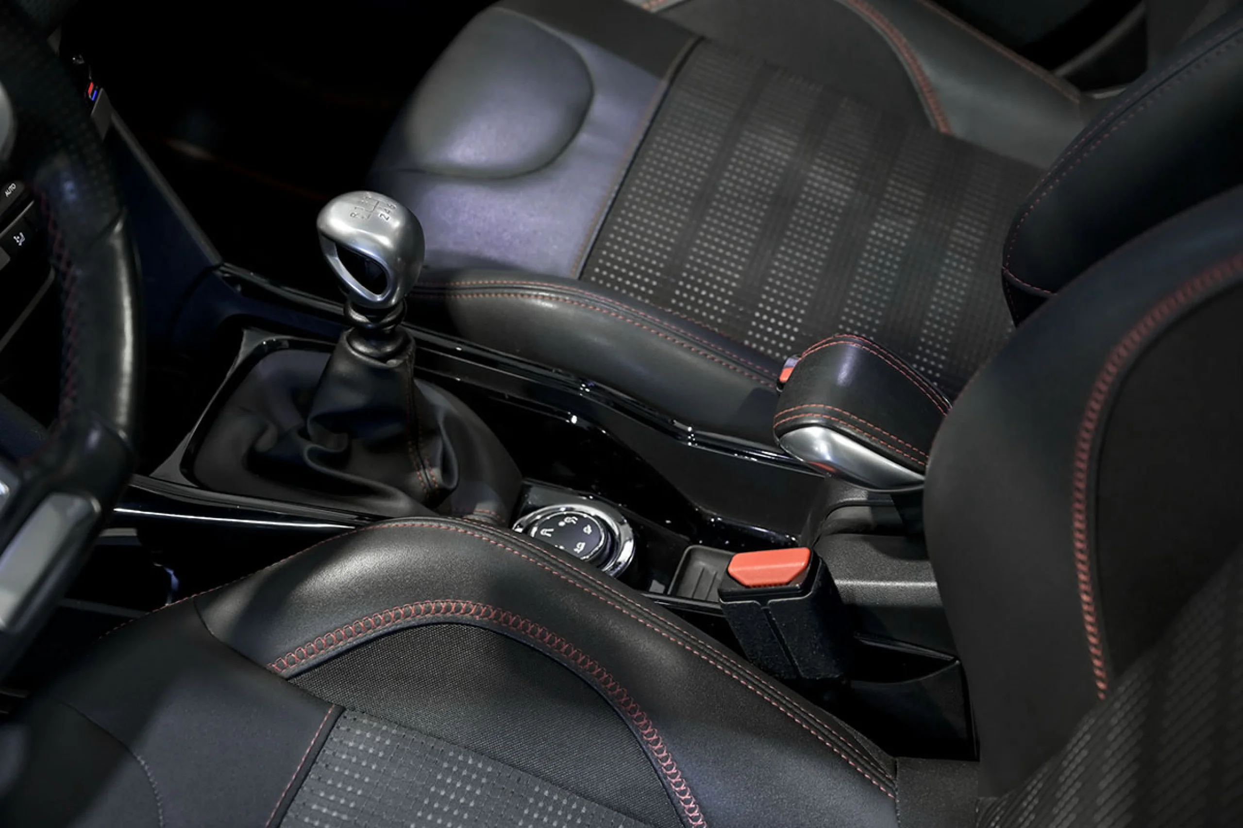 Peugeot 2008 GT Line 1.6 BlueHDi 88KW 120CV SS - Foto 28