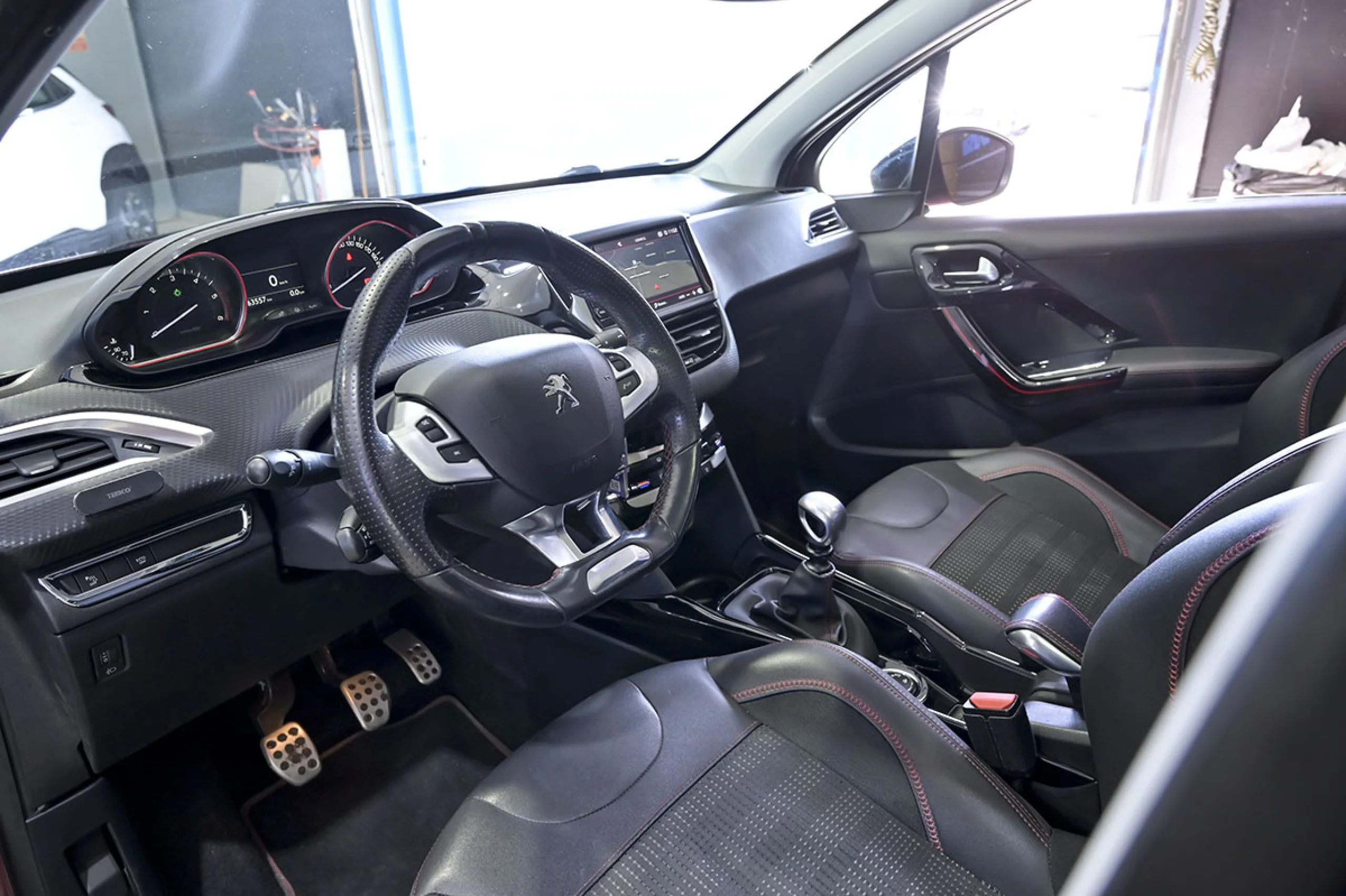 Peugeot 2008 GT Line 1.6 BlueHDi 88KW 120CV SS - Foto 6