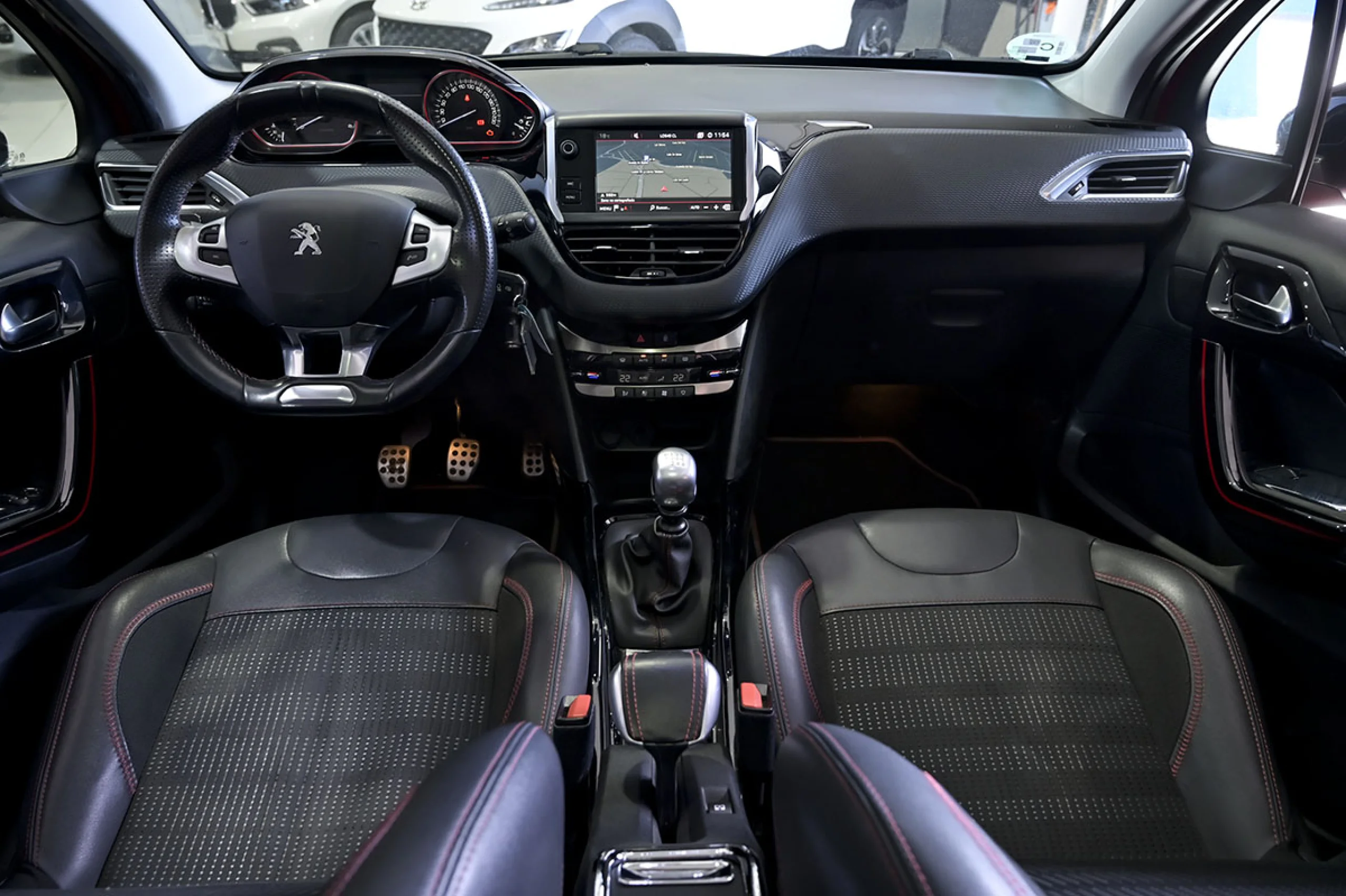 Peugeot 2008 GT Line 1.6 BlueHDi 88KW 120CV SS - Foto 8