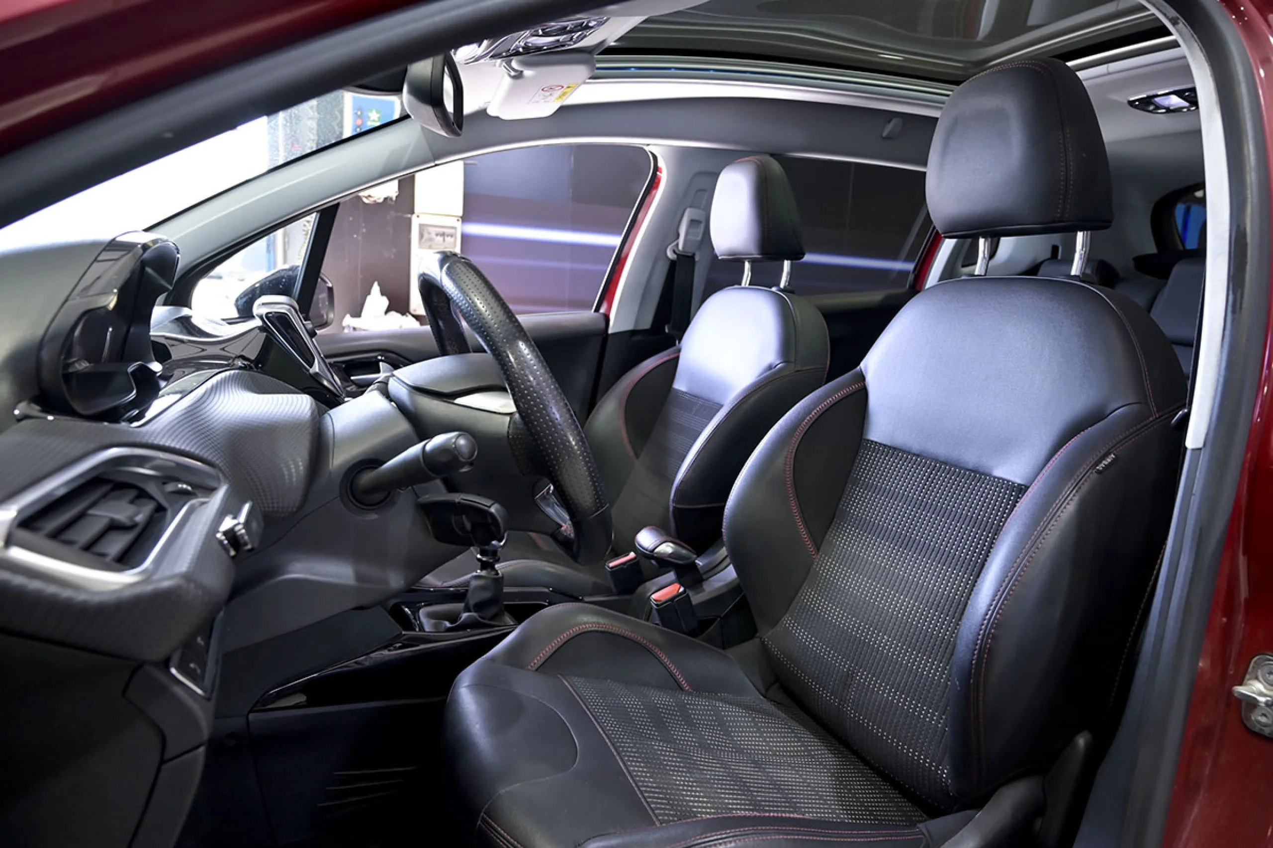 Peugeot 2008 GT Line 1.6 BlueHDi 88KW 120CV SS - Foto 23