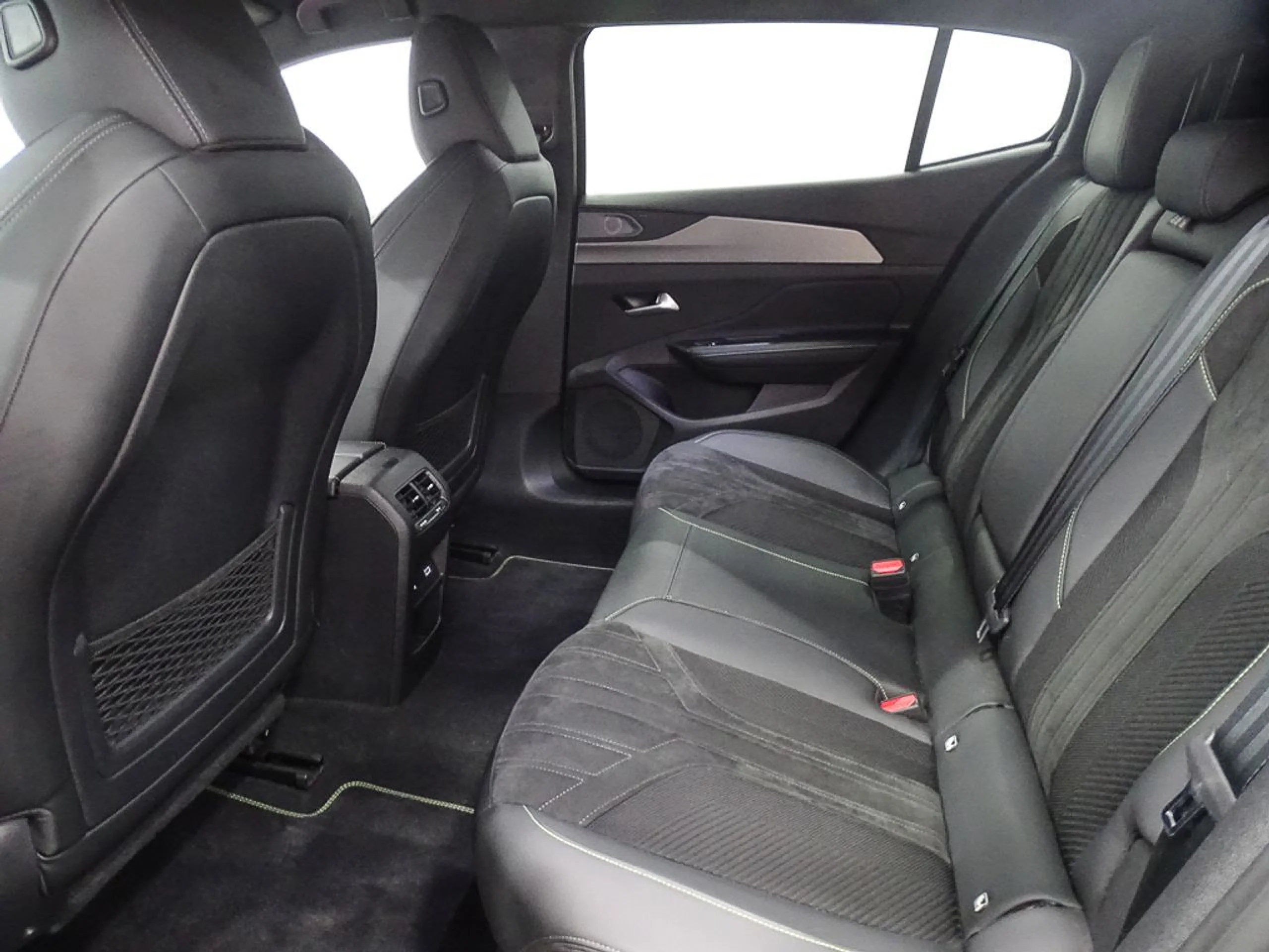 Peugeot 408 408 GT PHEV 225 eEAT8 - Foto 15