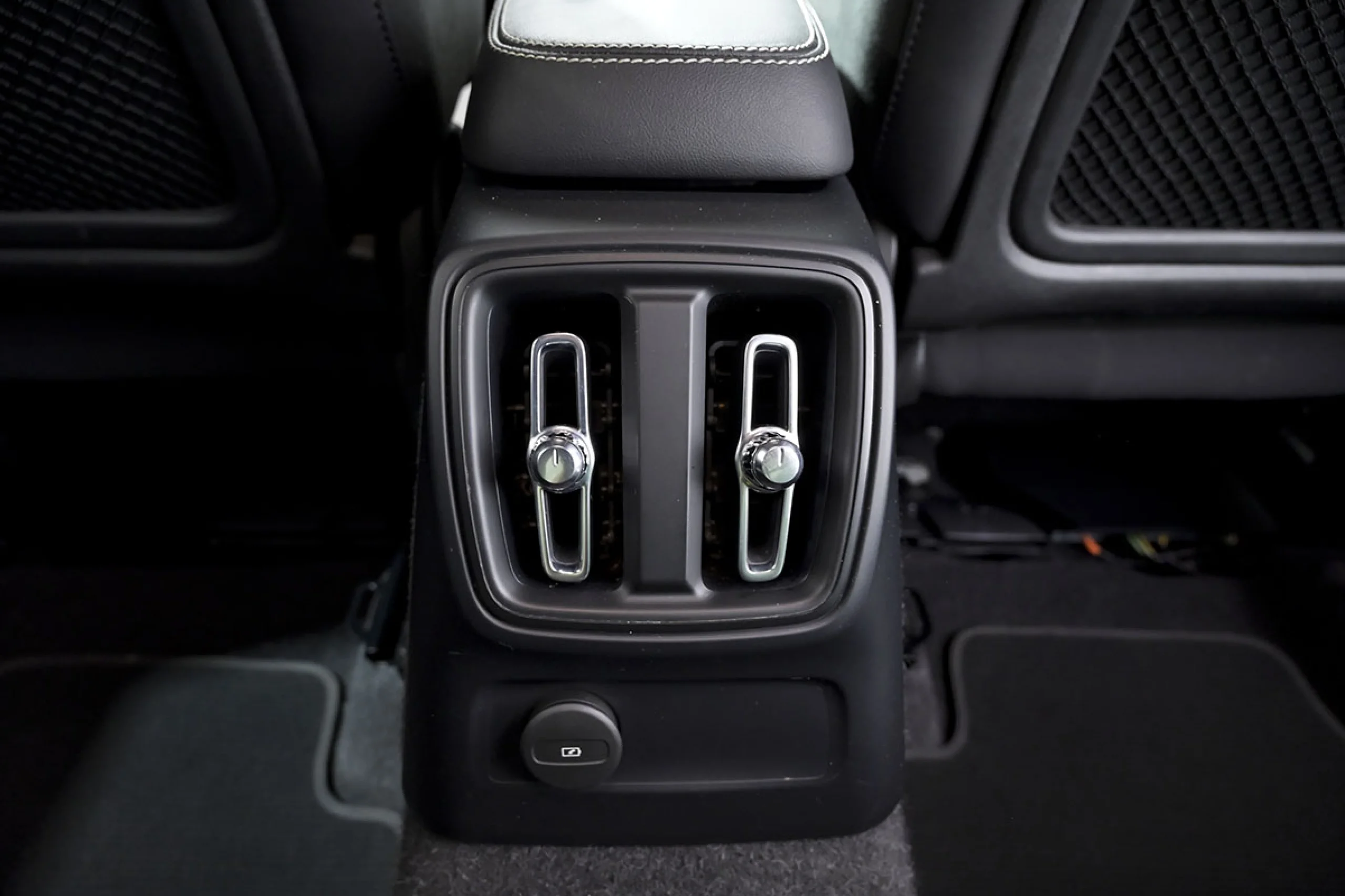 Volvo XC 40 XC40 1.5 T5 Twin Recharge RDesign Auto - Foto 21