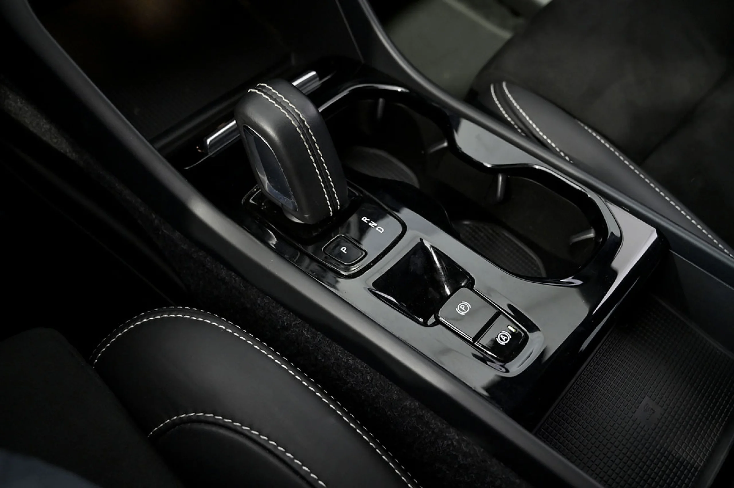Volvo XC 40 XC40 1.5 T5 Twin Recharge RDesign Auto - Foto 27