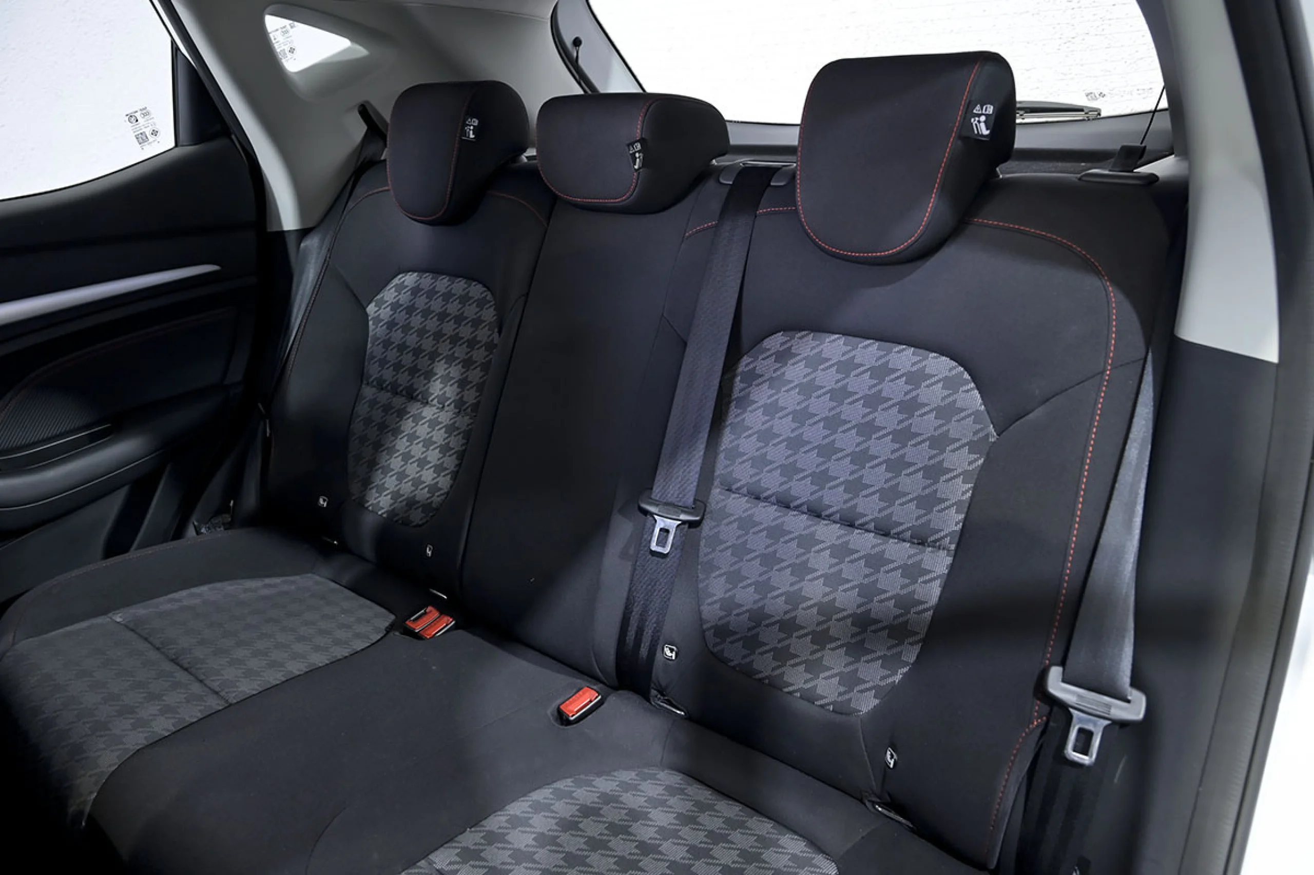 MG ZS 1.5 Luxury - Foto 16
