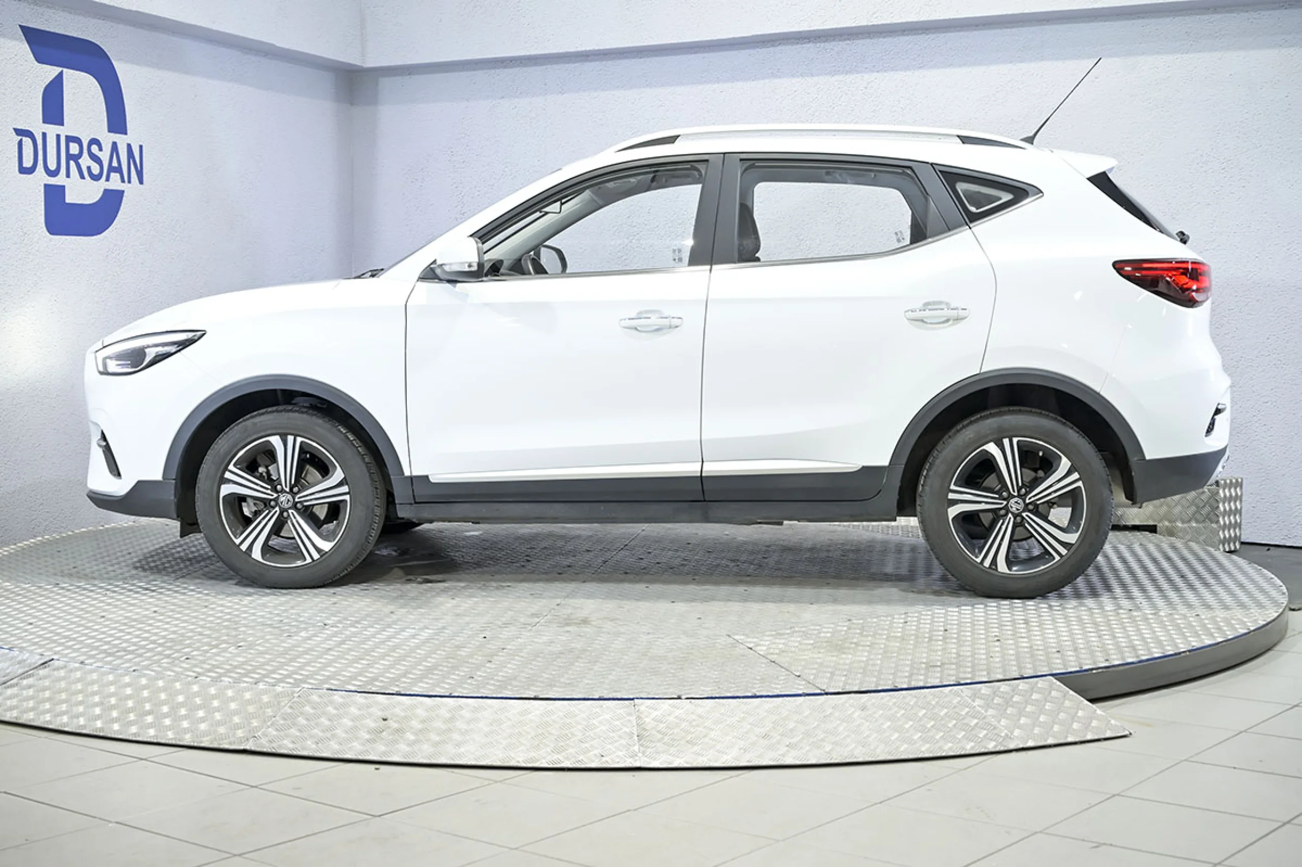 MG ZS 1.5 Luxury - Foto 19