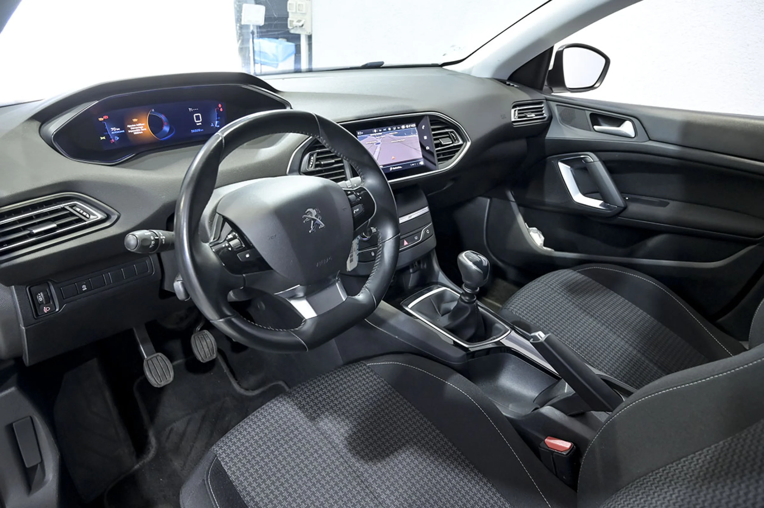 Peugeot 308 5p Active BlueHDi 130 SS - Foto 6
