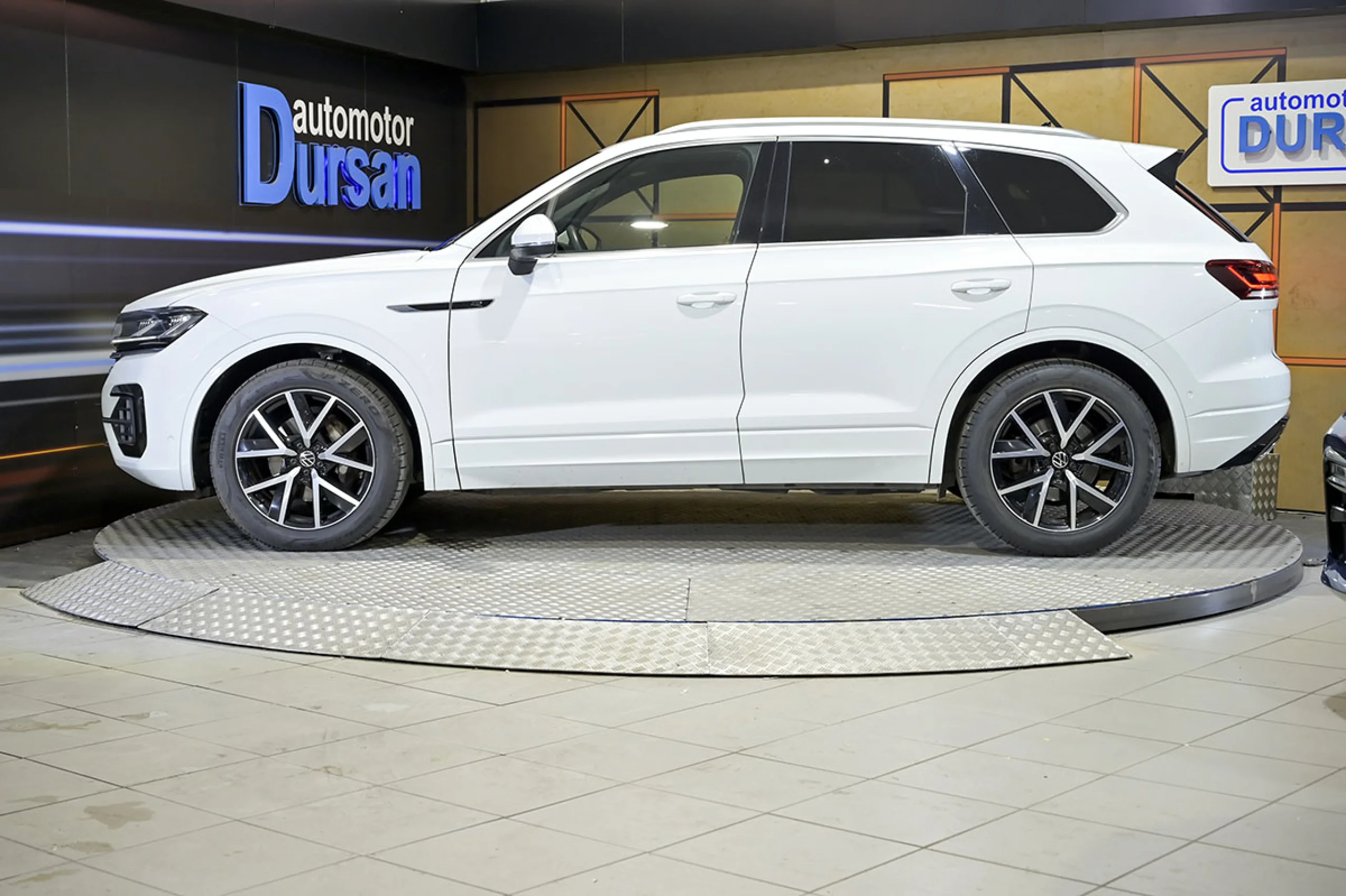 Volkswagen Touareg Prem Eleg 3.0 V6 TDI 210kW Tip 4M - Foto 18