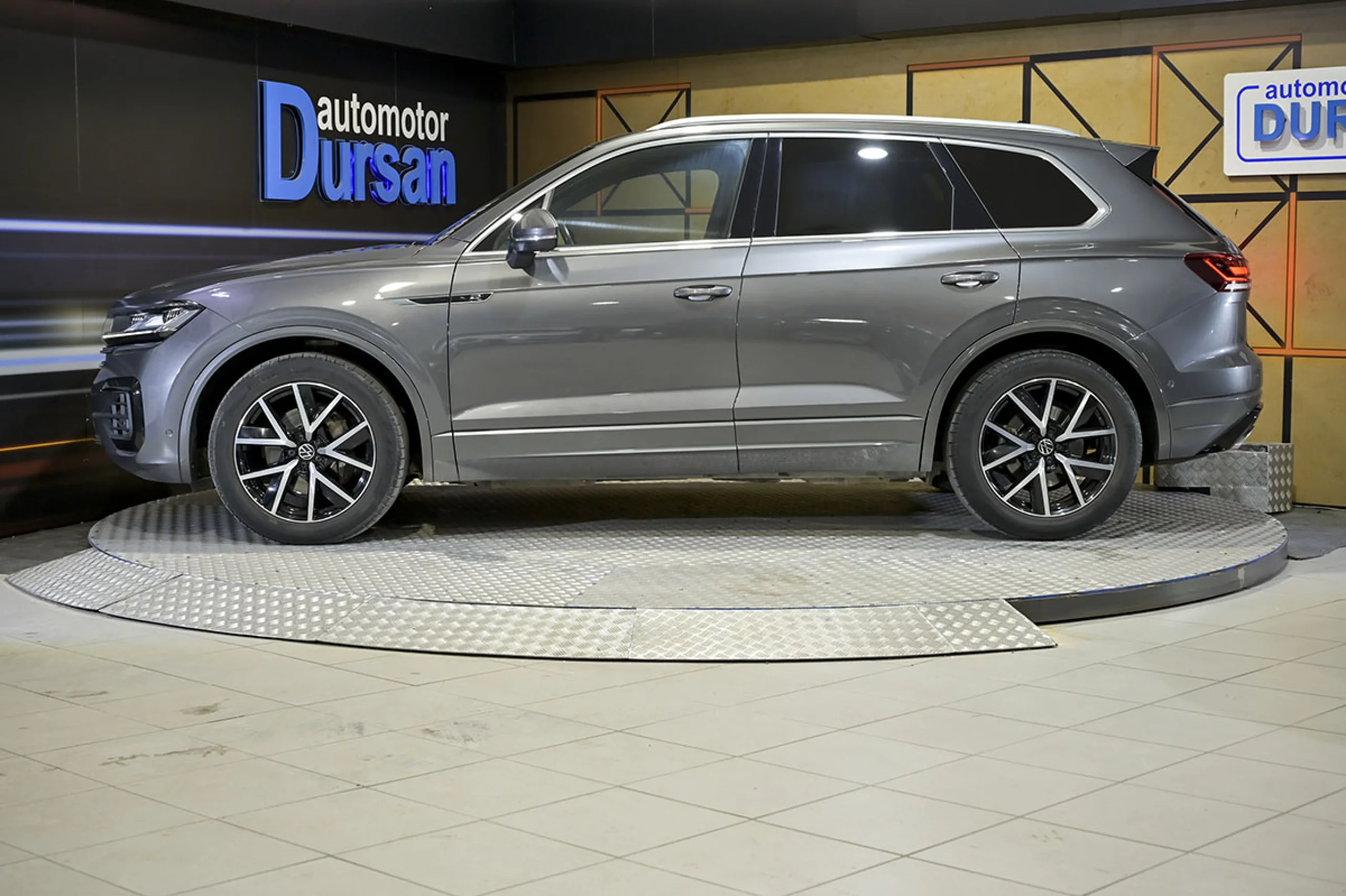 Volkswagen Touareg Prem Eleg 3.0 V6 TDI 210kW Tip 4M - Foto 17