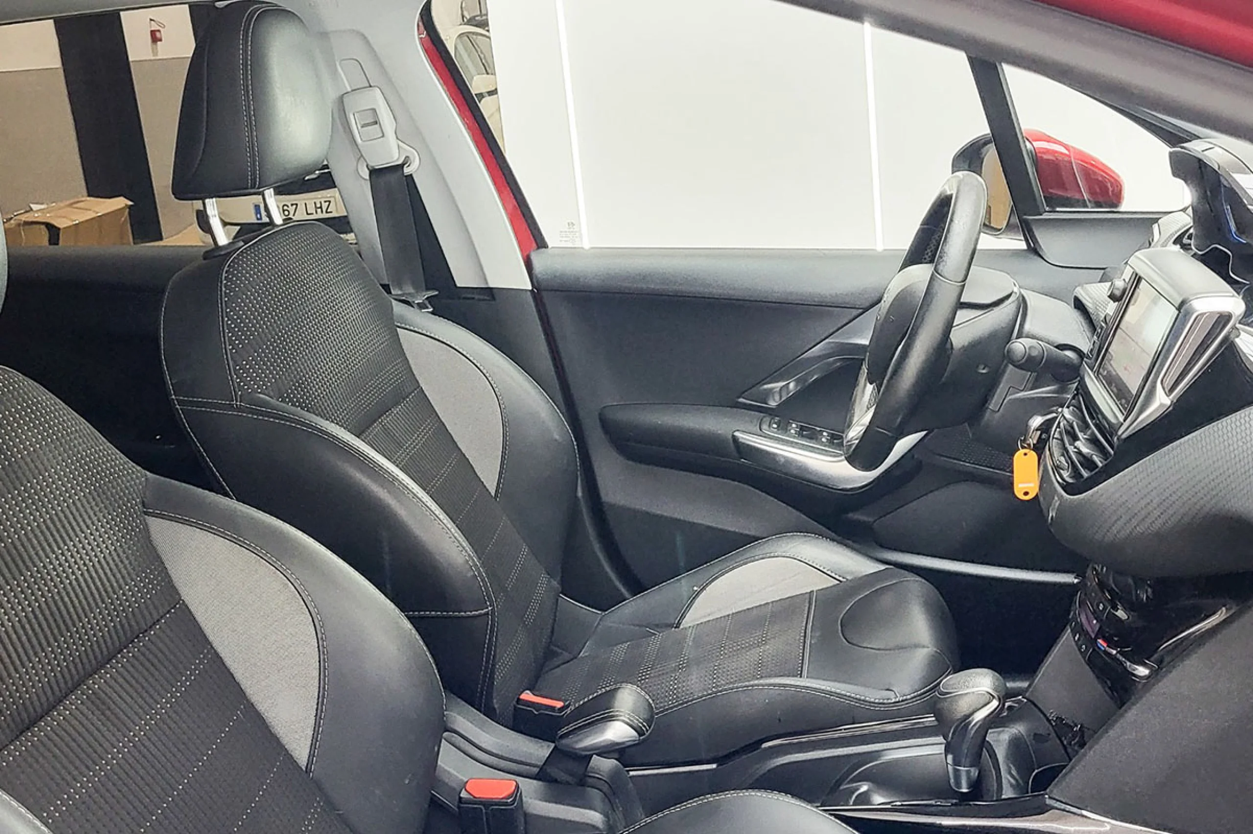 Peugeot 2008 Allure BlueHDi 120 SS EAT6 - Foto 16