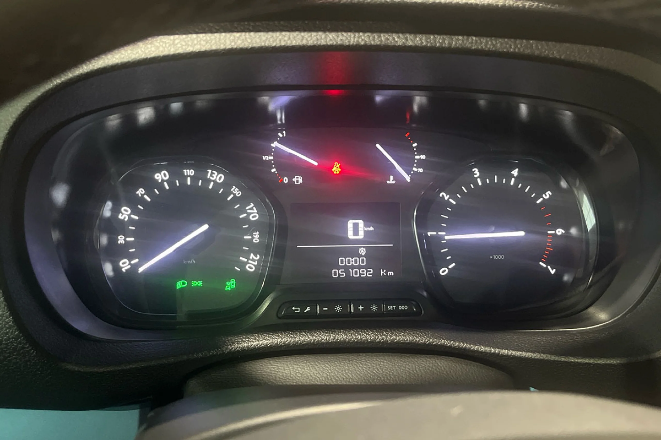 Peugeot Traveller Active BlueHDi 145 SS 6V MAN Standard - Foto 7