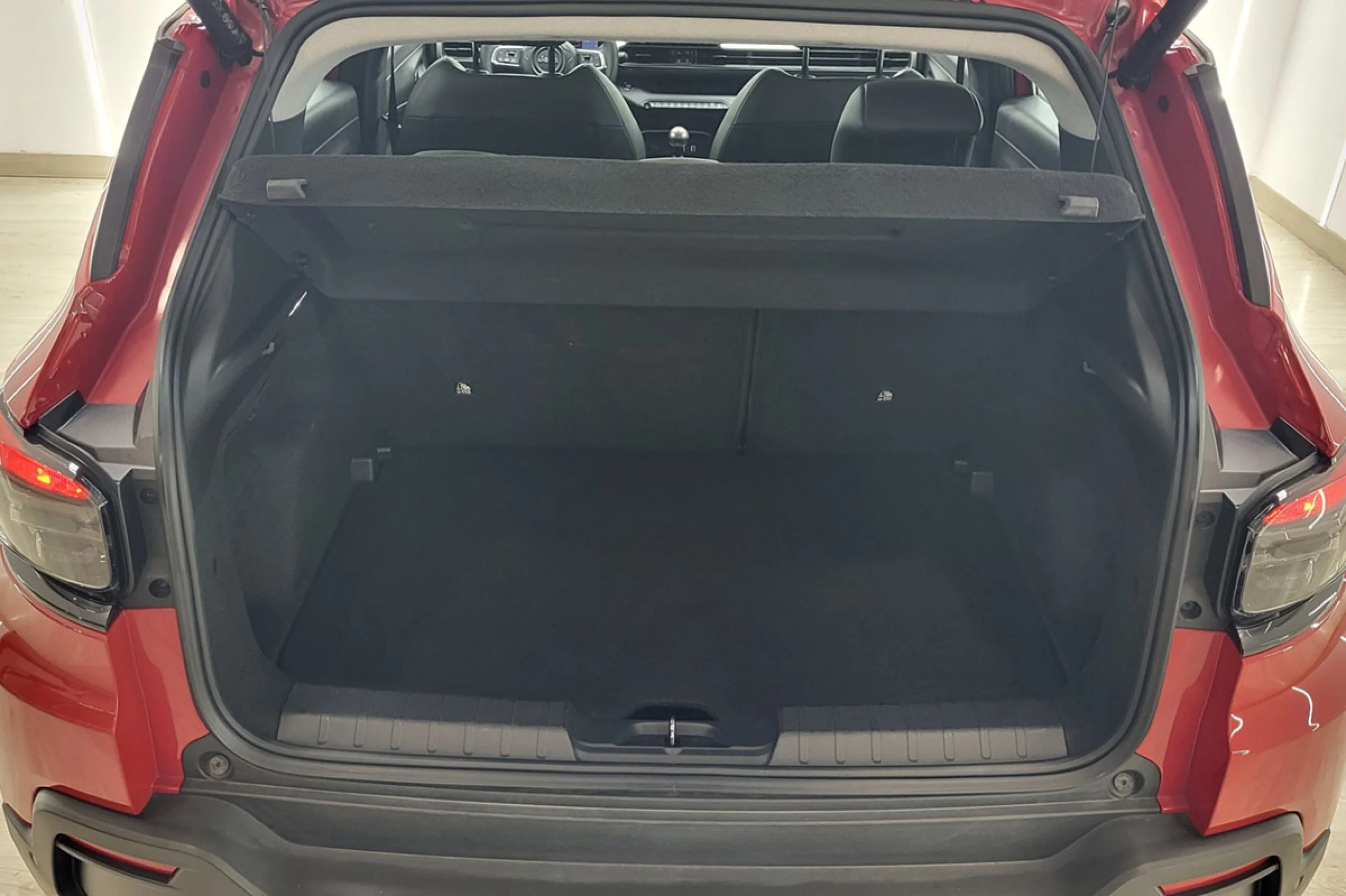 Jeep Avenger 1.2 G 74kW 100CV Altitude - Foto 13