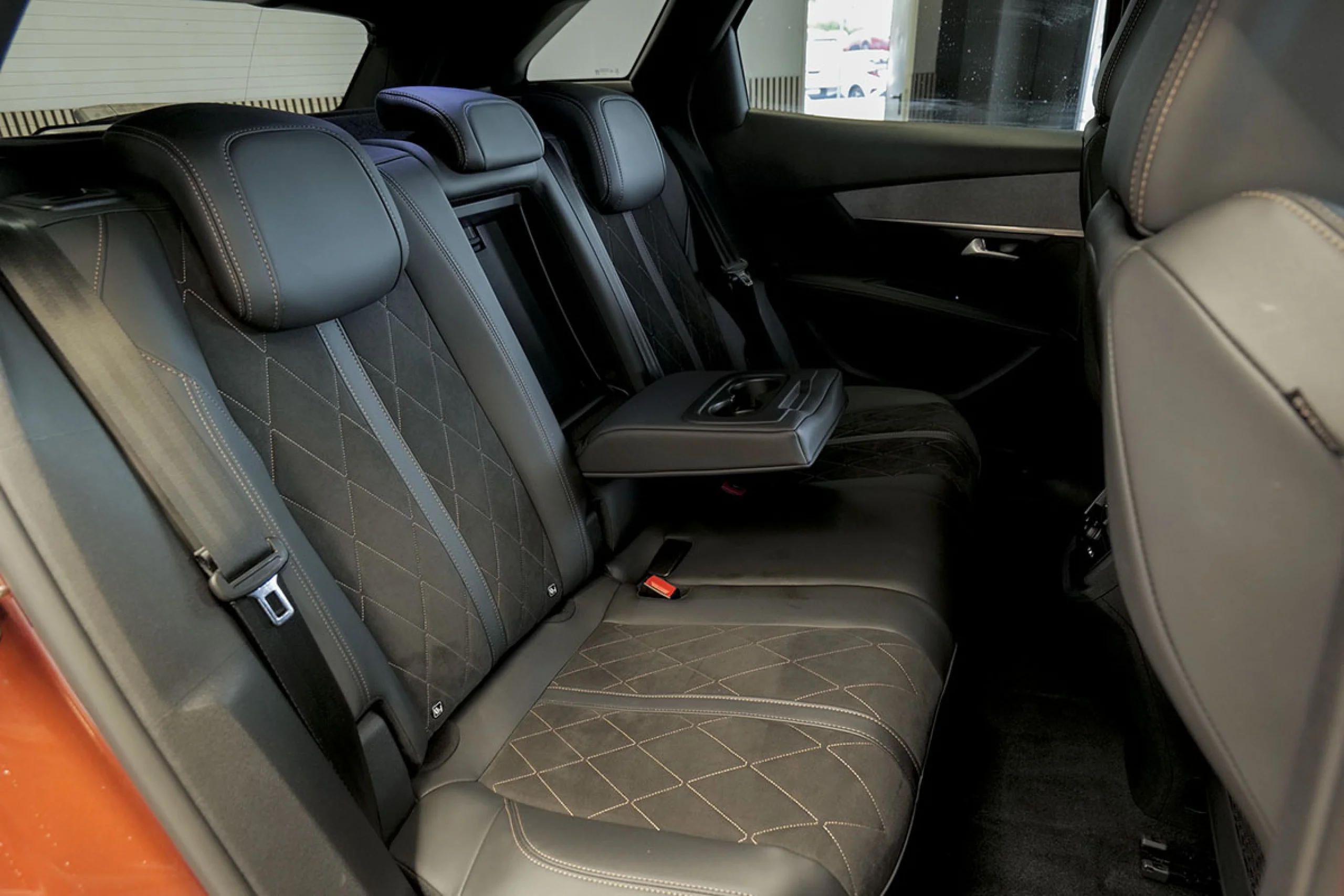 Peugeot 3008 2.0 BlueHDi 133kW 180CV SS GT EAT8 - Foto 16