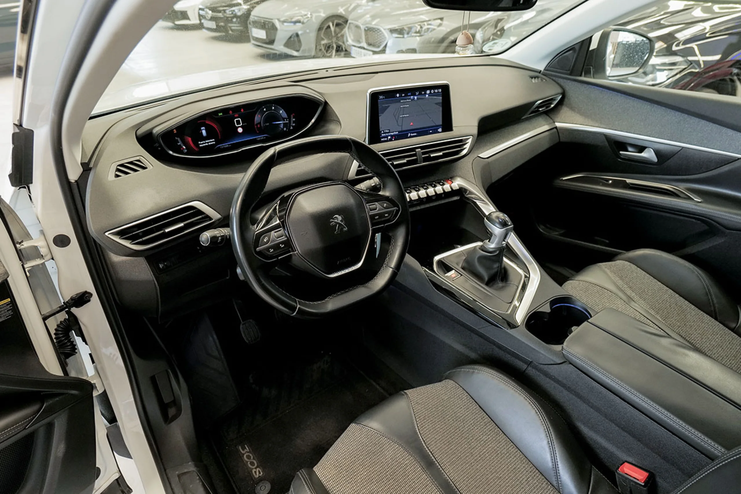 Peugeot 3008 1.5L BlueHDi 96kW 130CV SS Allure - Foto 4