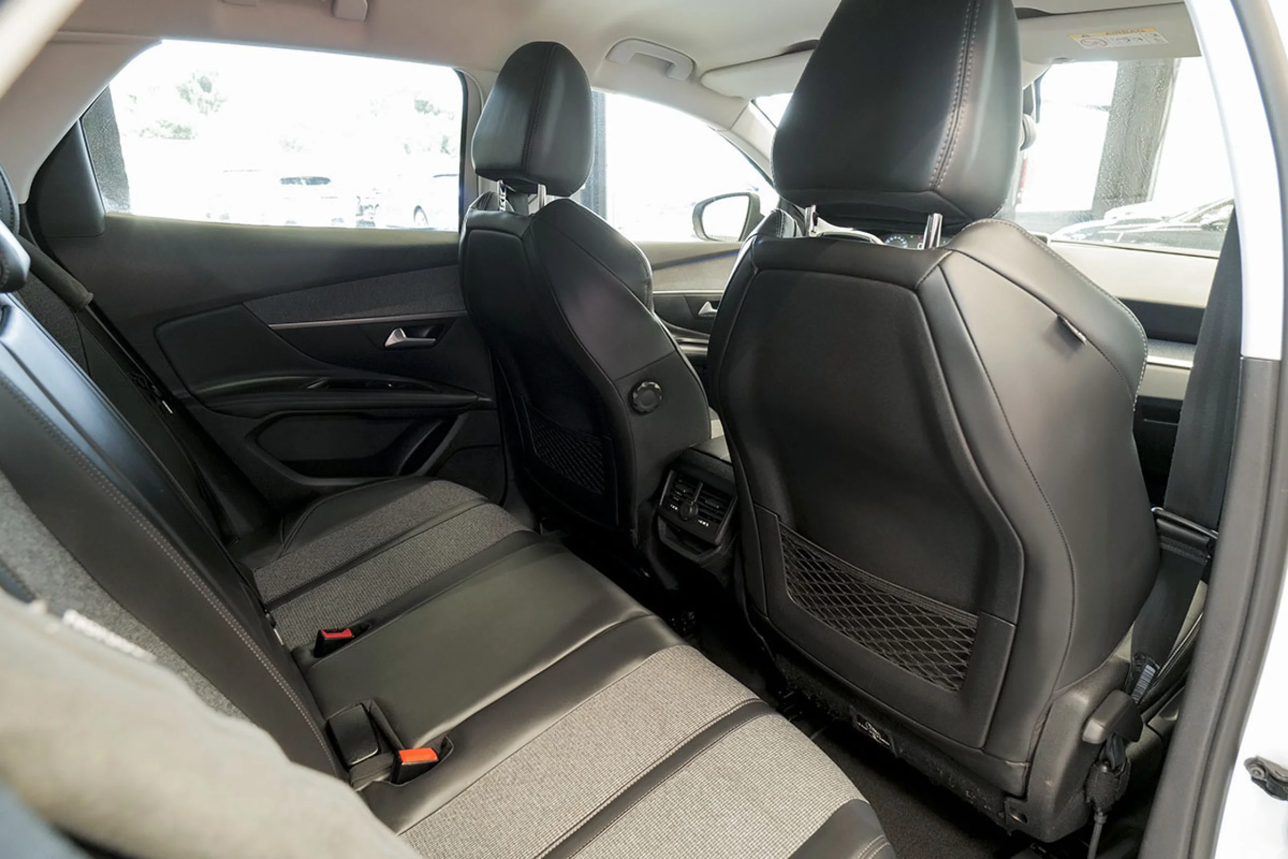 Peugeot 3008 1.5L BlueHDi 96kW 130CV SS Allure - Foto 12