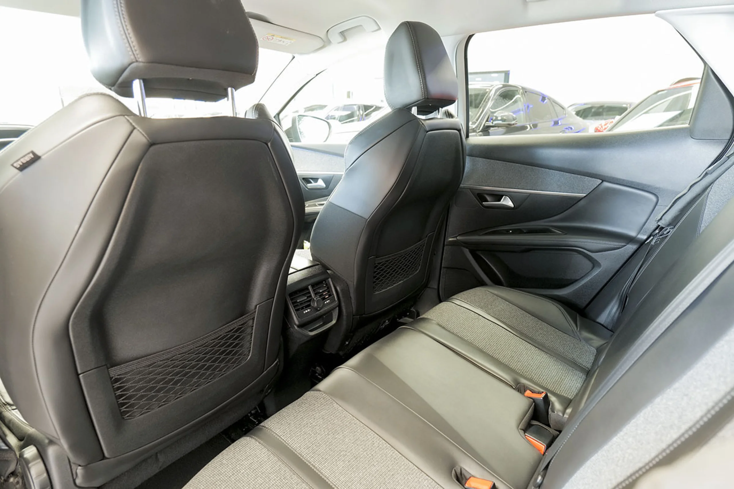 Peugeot 3008 1.5L BlueHDi 96kW 130CV SS Allure - Foto 13