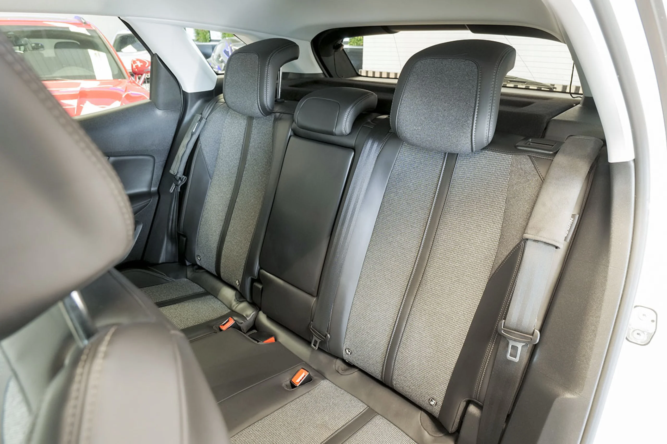 Peugeot 3008 1.5L BlueHDi 96kW 130CV SS Allure - Foto 15