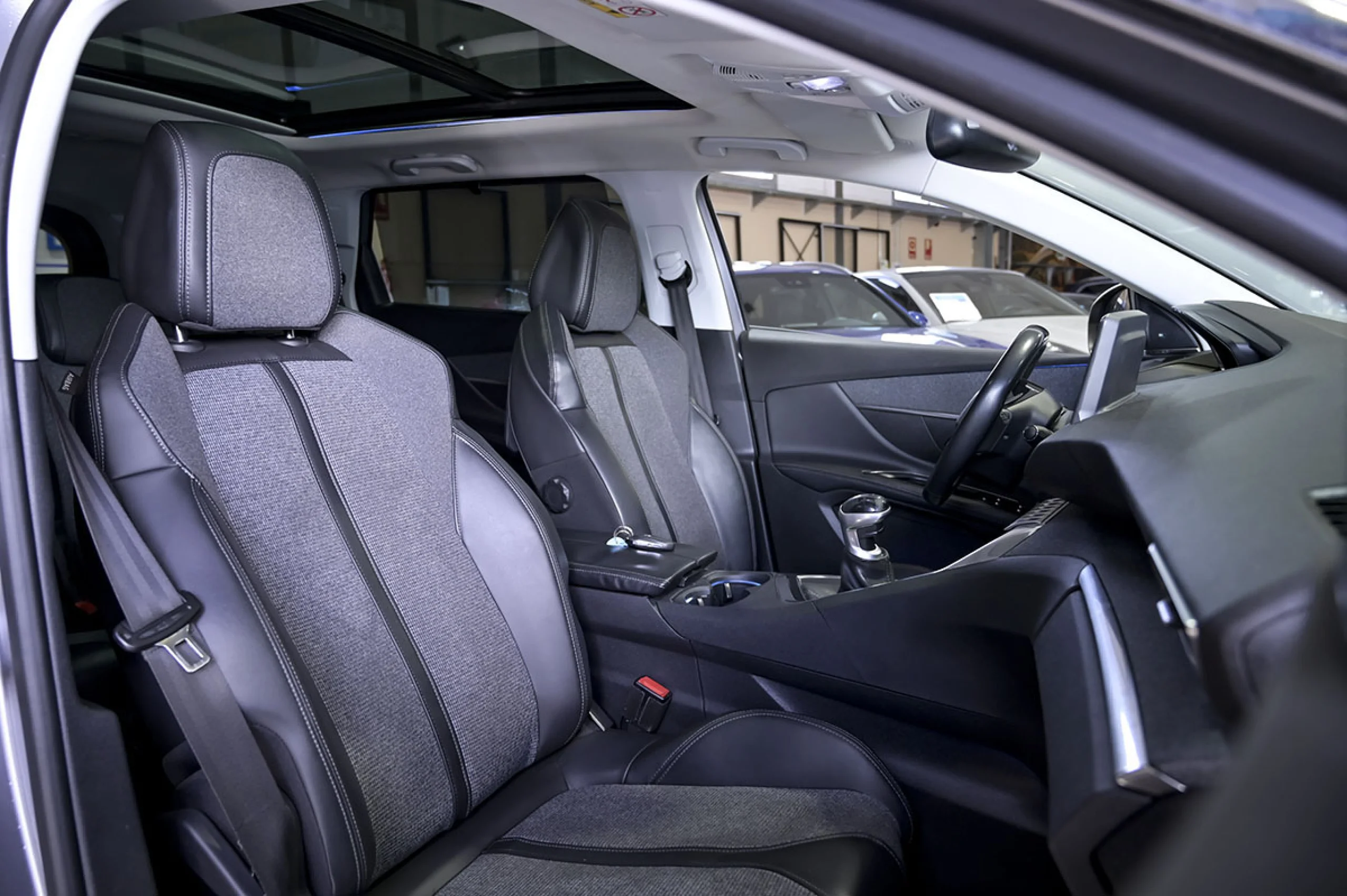 Peugeot 5008 Allure 2.0 BlueHDi 110KW 150CV - Foto 32