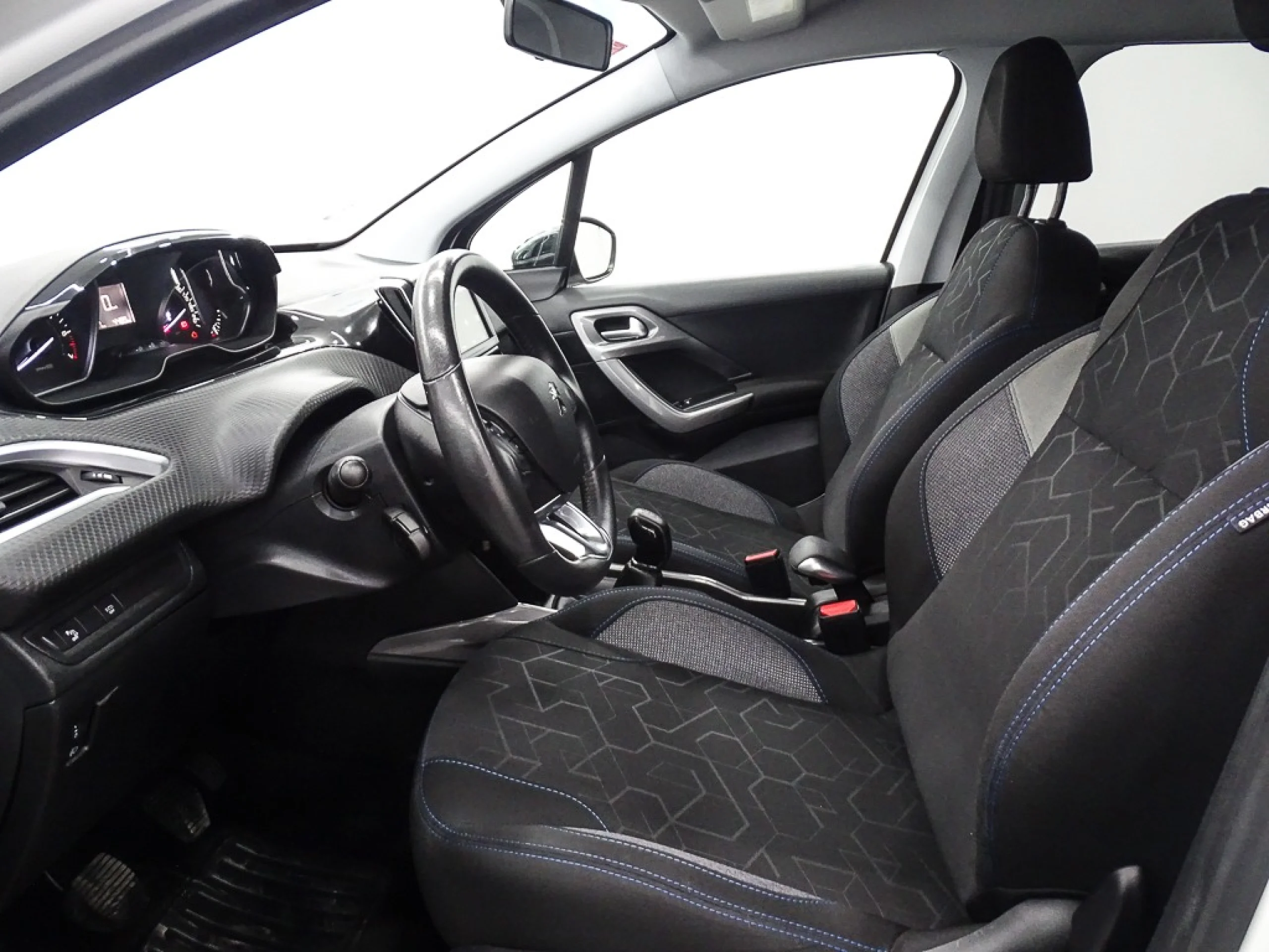 Peugeot 2008 Style 1.2L PureTech 60KW 82CV SS - Foto 9