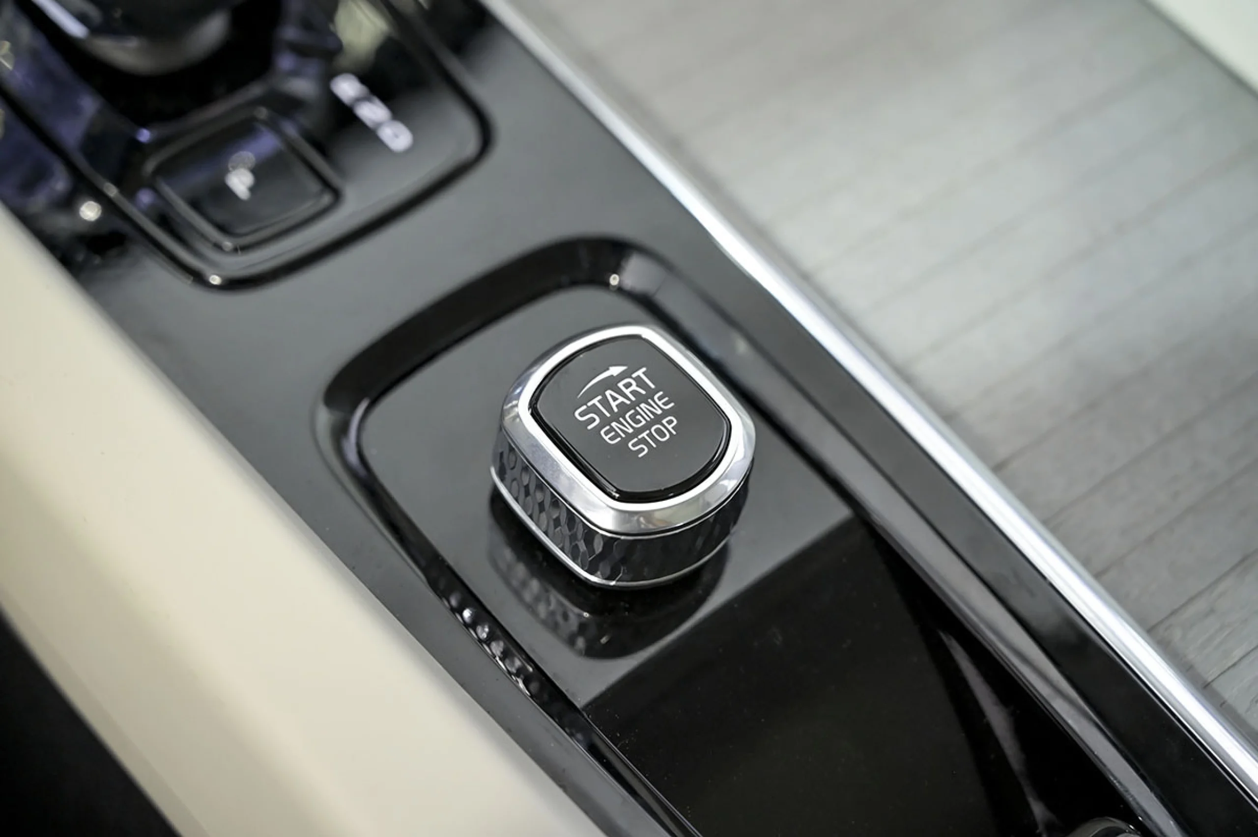 Volvo XC 60 XC60 2.0 T6 AWD Recharge Plus Dark Auto - Foto 45