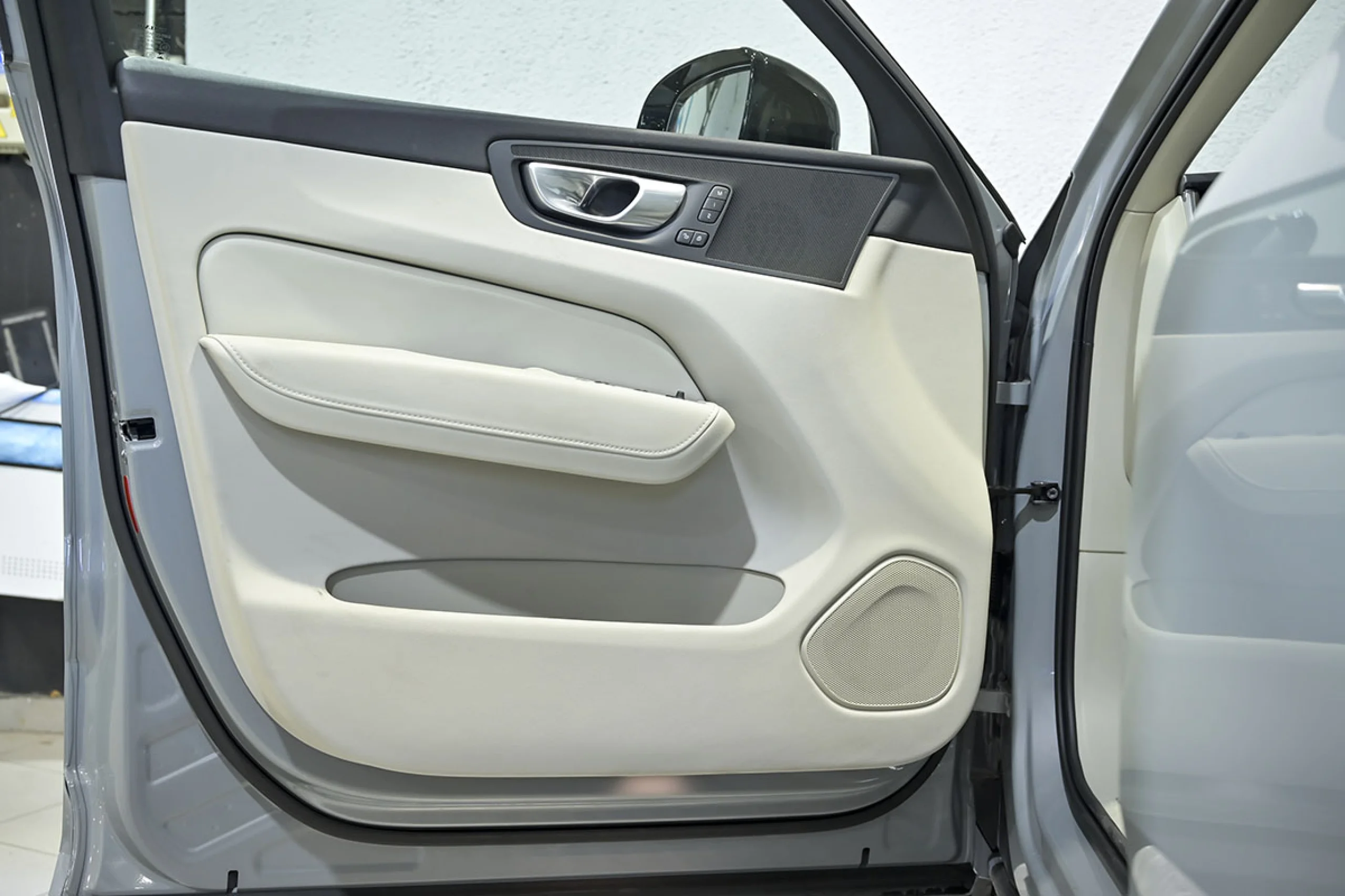 Volvo XC 60 XC60 2.0 T6 AWD Recharge Plus Dark Auto - Foto 23