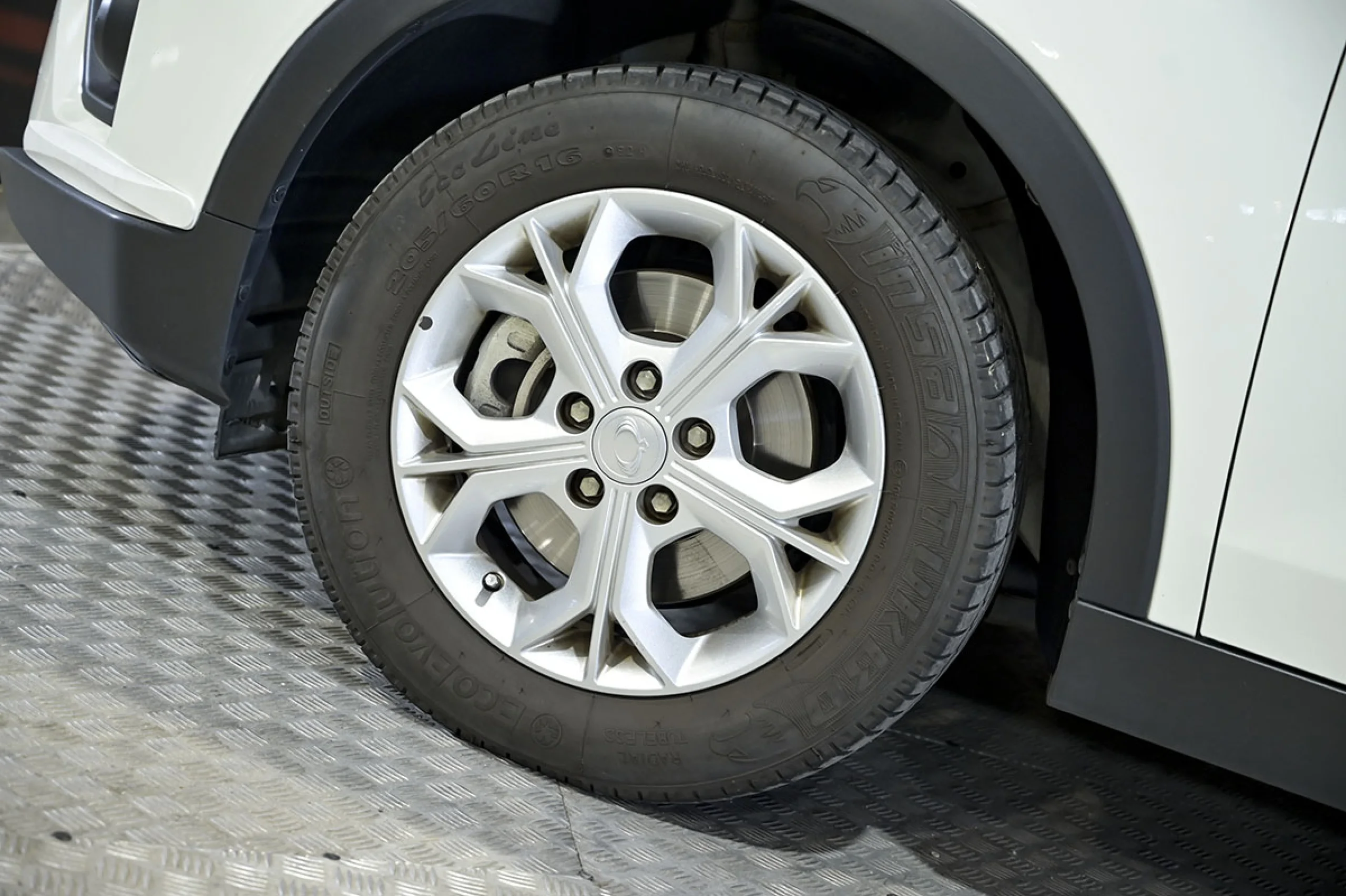 Ssangyong Tivoli G12T Urban Plus - Foto 13