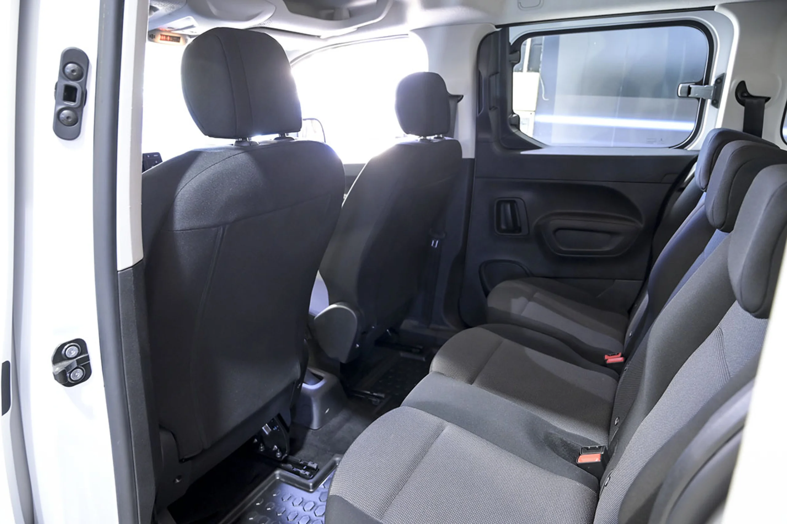 Peugeot Rifter Active Pack Standard BlueHDi 73kW - Foto 16