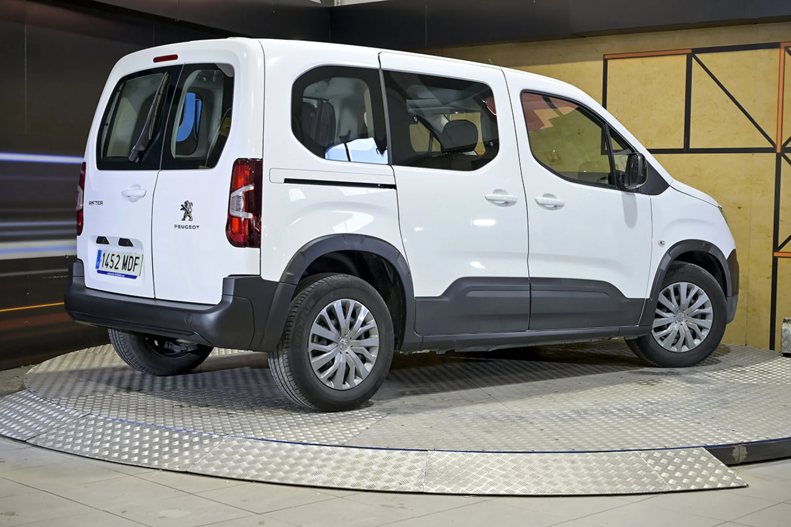 Peugeot Rifter Active Pack Standard BlueHDi 73kW - Foto 5