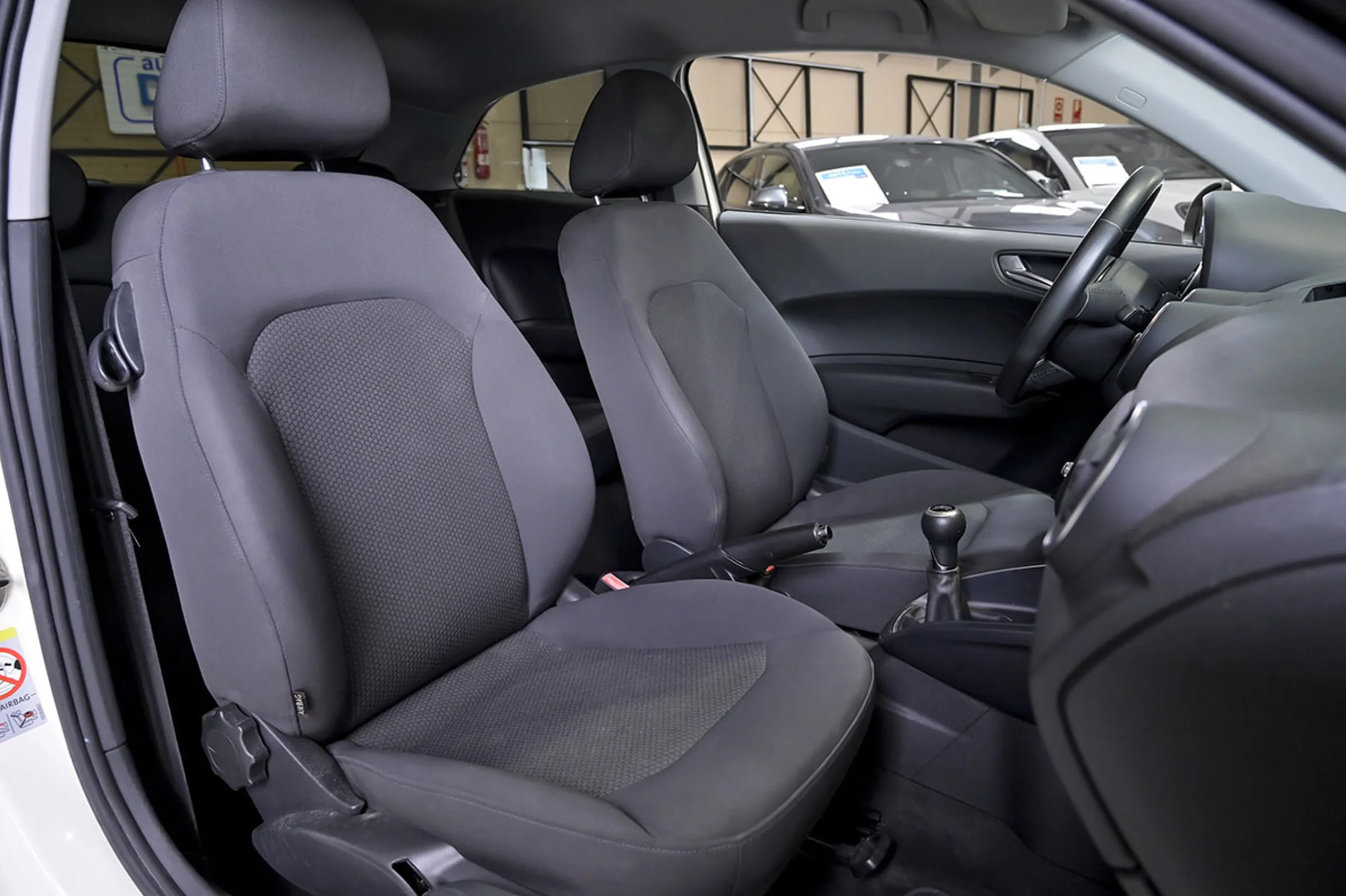 Audi A1 1.6 TDI 105cv Attraction - Foto 25