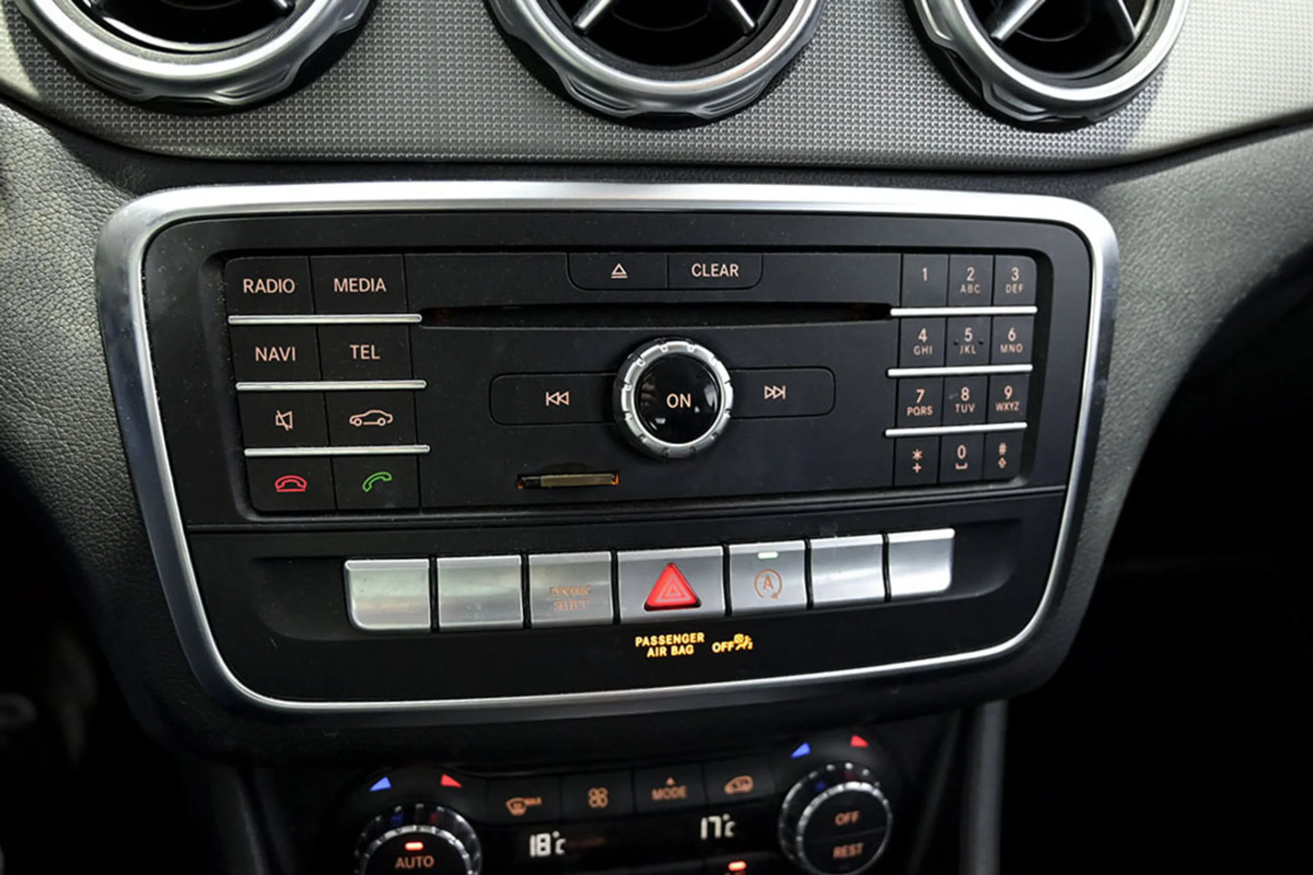 Mercedes-Benz GLA 180 Clase GLA GLA 180 - Foto 29