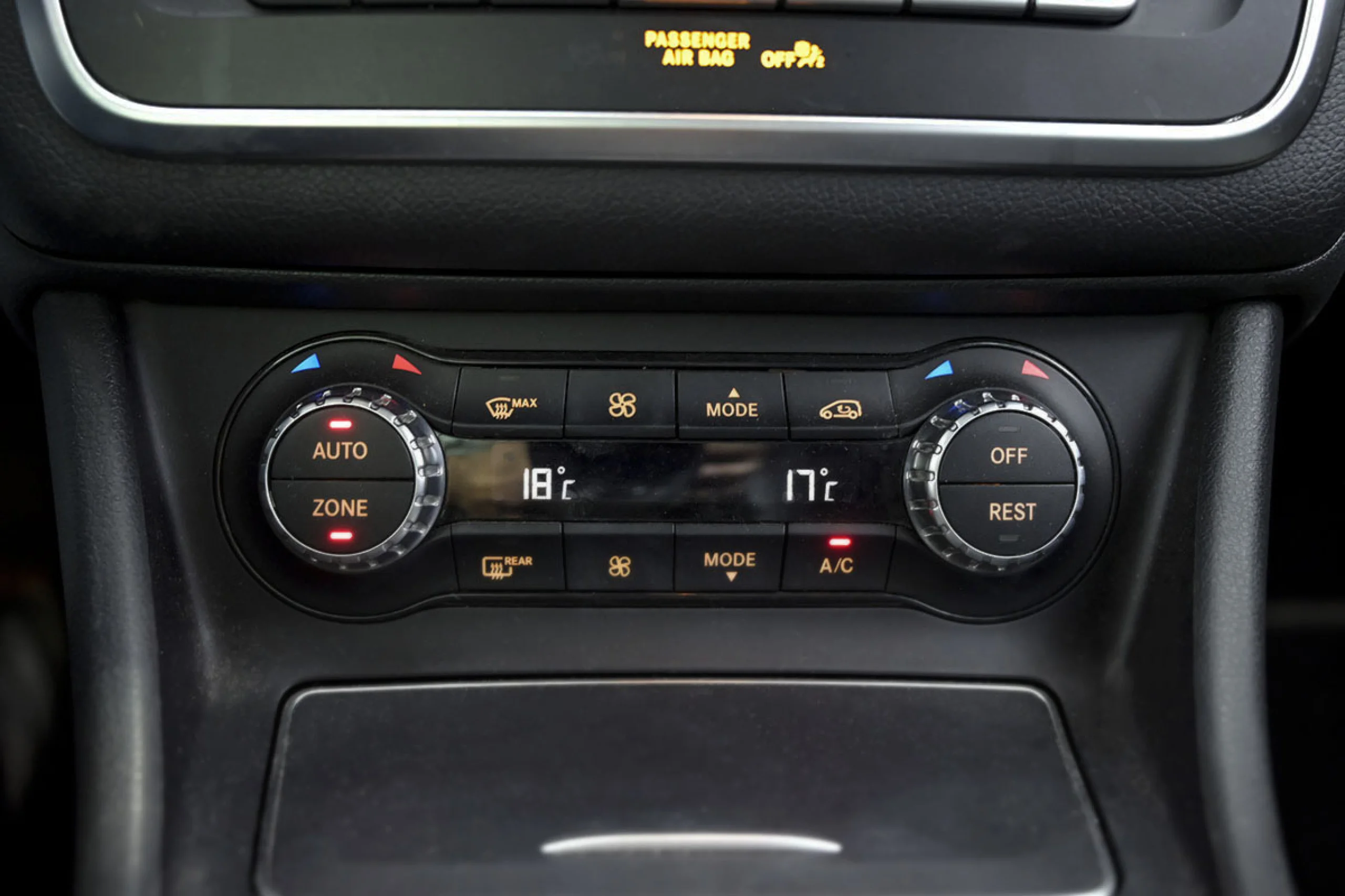 Mercedes-Benz GLA 180 Clase GLA GLA 180 - Foto 31