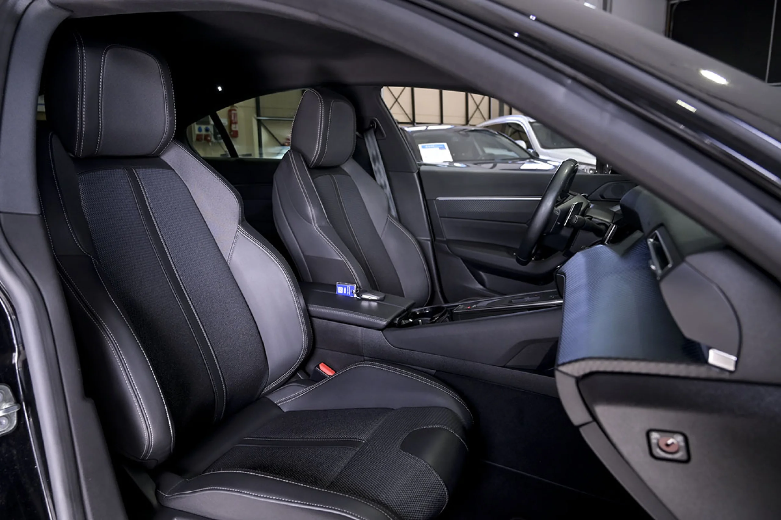 Peugeot 508 5P Allure Pack PureTech 130 SS EAT8 - Foto 32