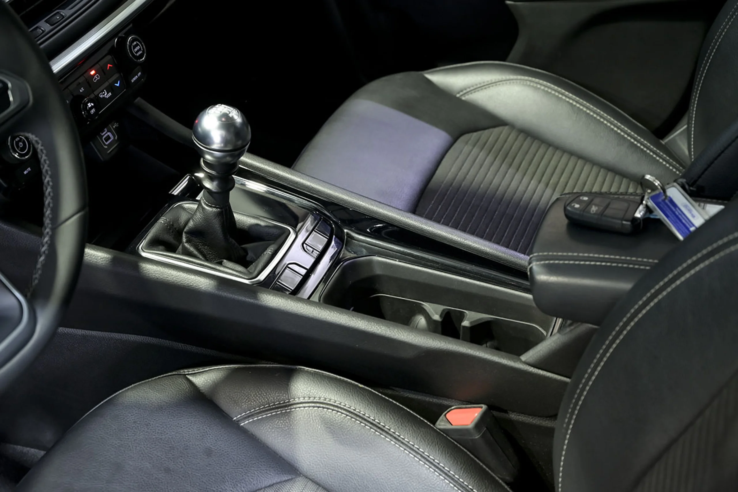 Jeep Compass 1.6 Mjet 96kW 130CV Limited FWD - Foto 28