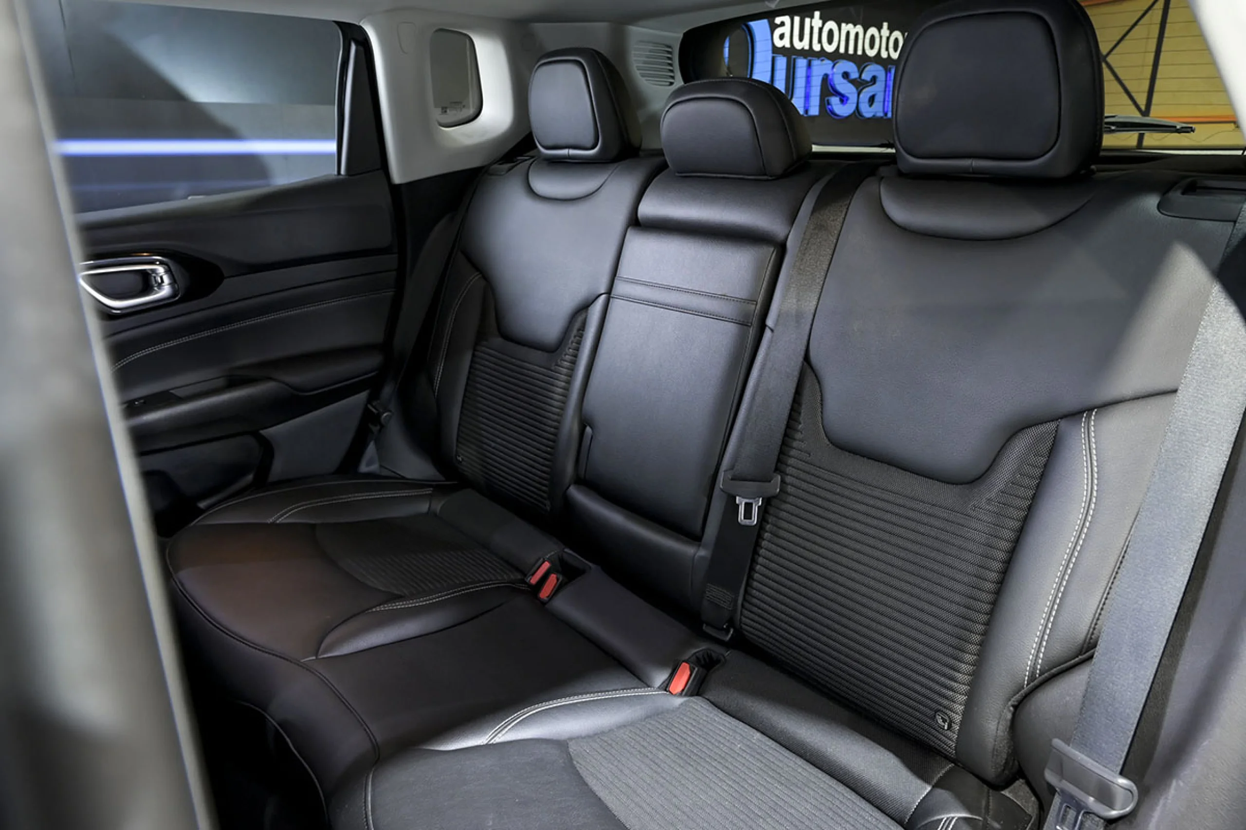 Jeep Compass 1.6 Mjet 96kW 130CV Limited FWD - Foto 16