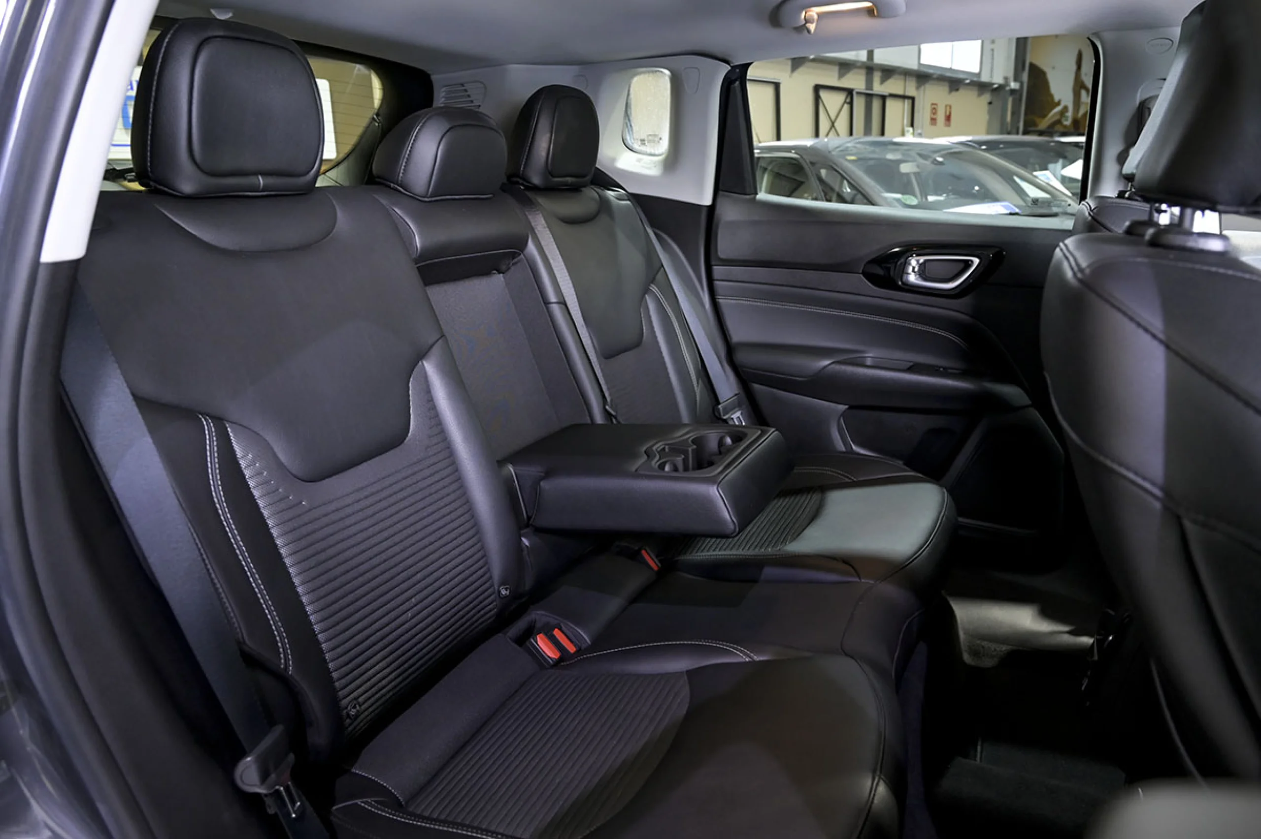 Jeep Compass 1.6 Mjet 96kW 130CV Limited FWD - Foto 17