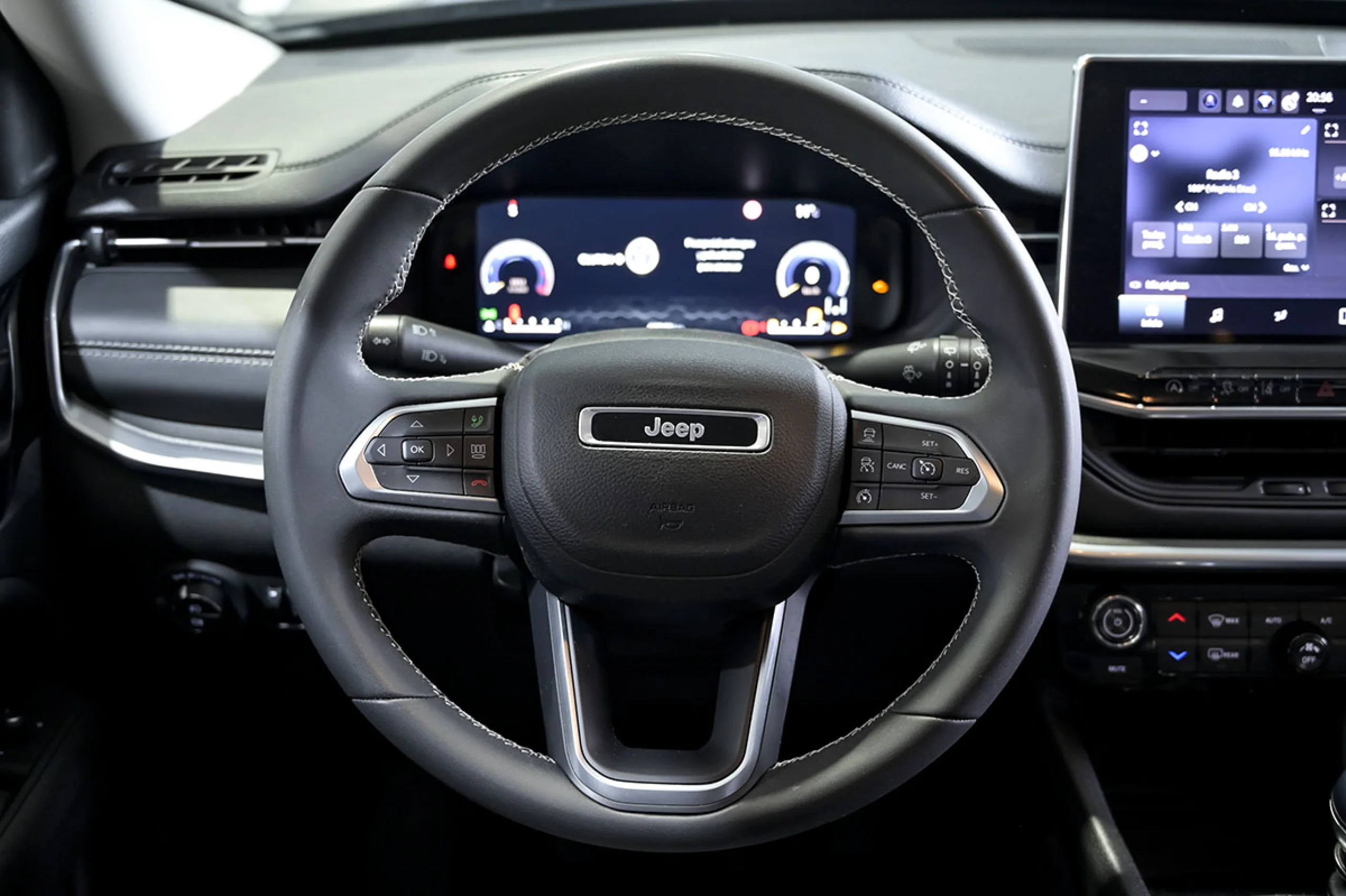 Jeep Compass 1.6 Mjet 96kW 130CV Limited FWD - Foto 24