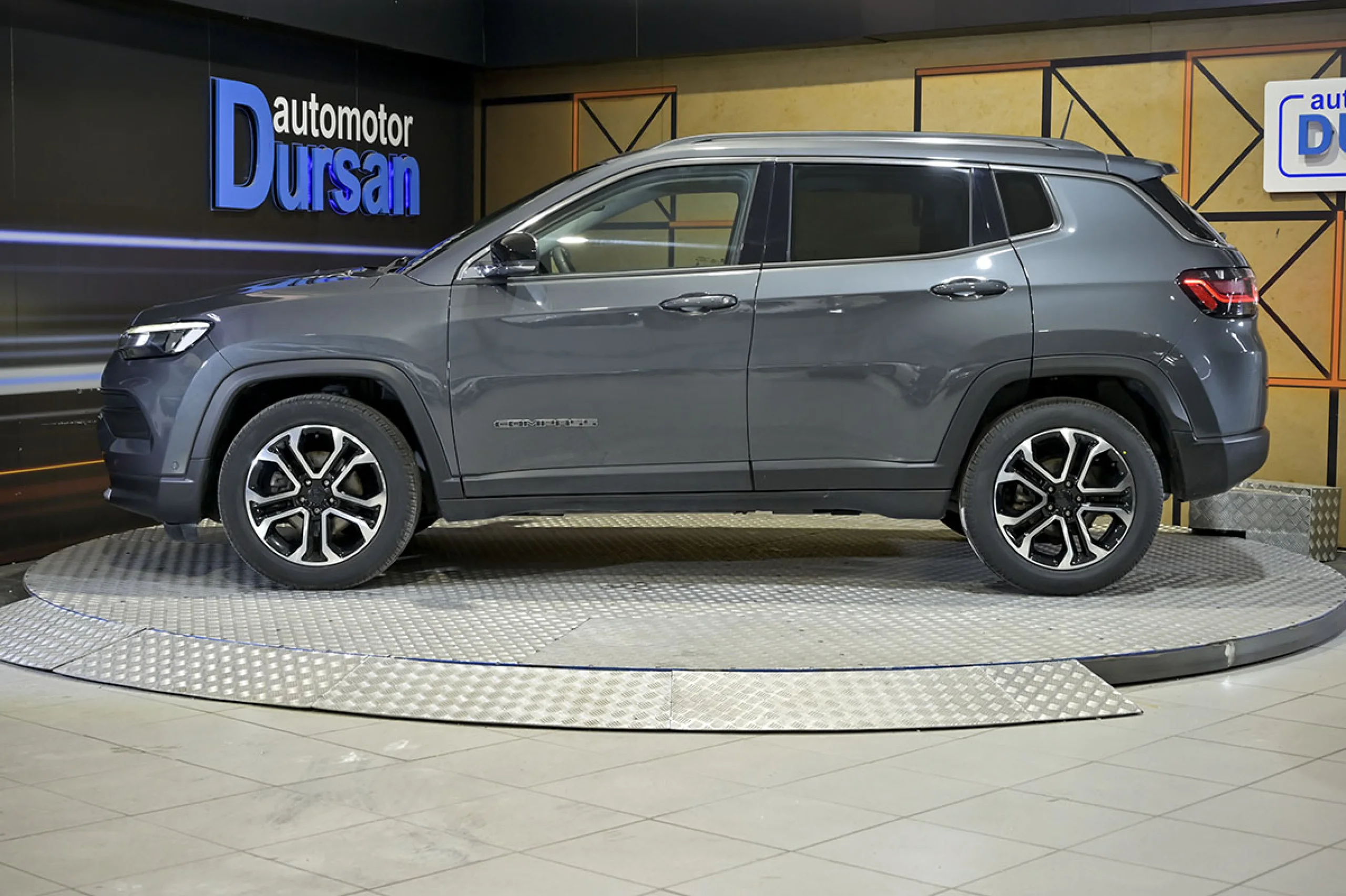 Jeep Compass 1.6 Mjet 96kW 130CV Limited FWD - Foto 18