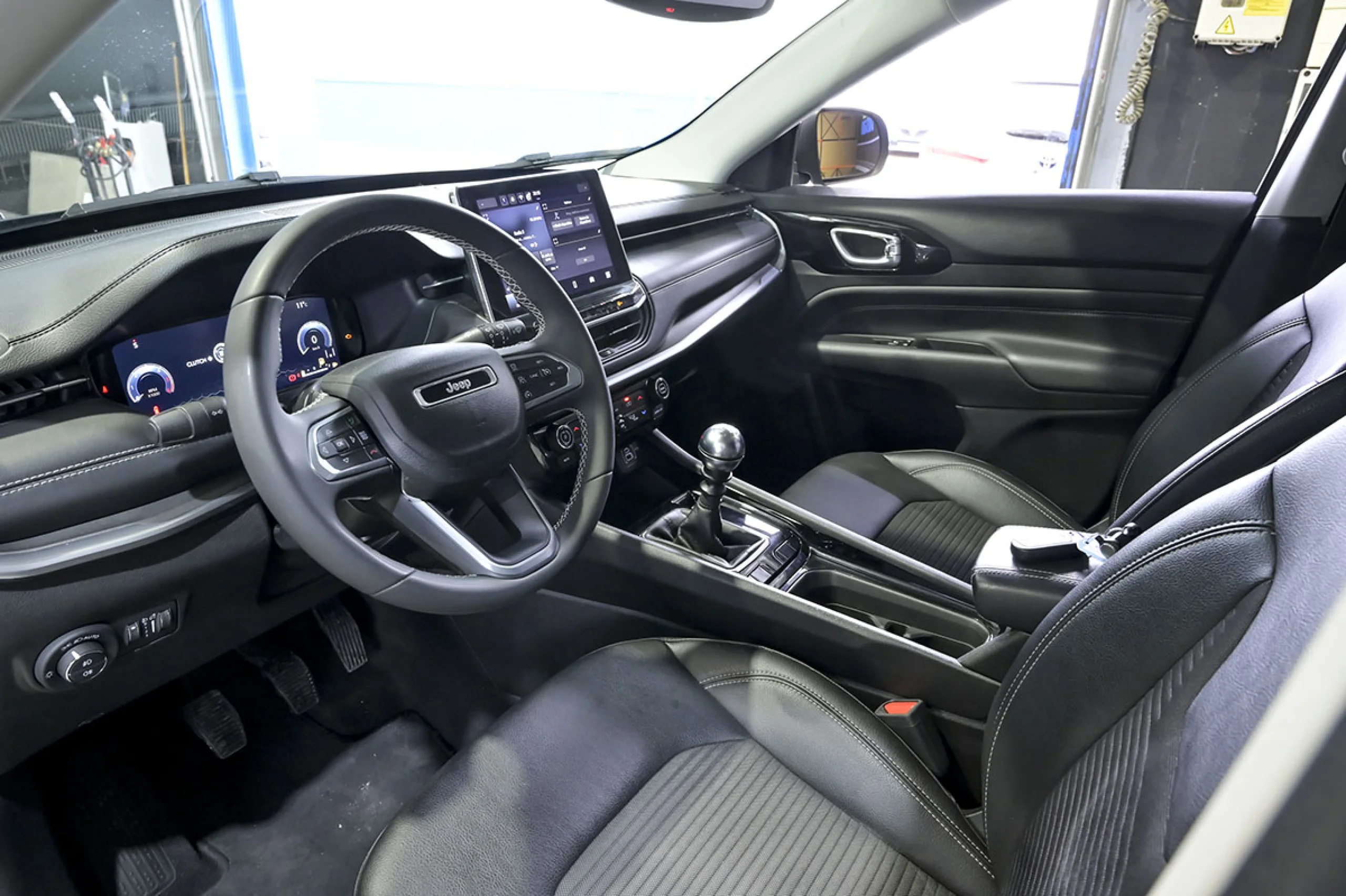 Jeep Compass 1.6 Mjet 96kW 130CV Limited FWD - Foto 6