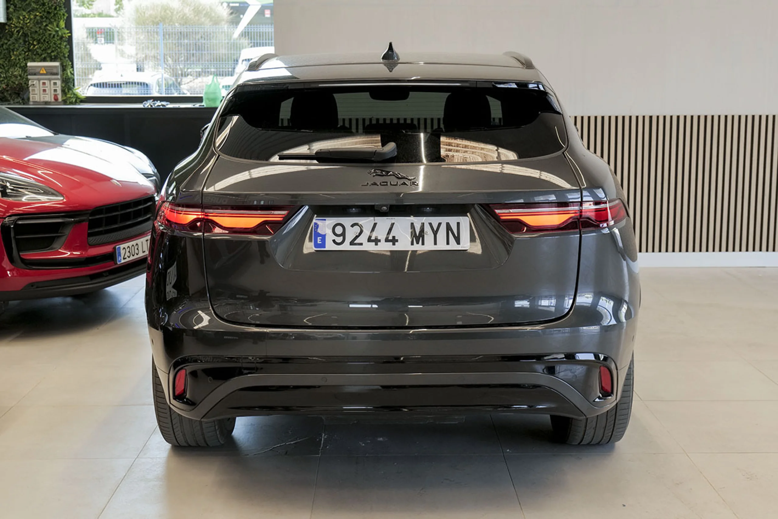 Jaguar F-Pace 2.0 I4 PHEV 404PS AWD Auto RDynamic SE - Foto 10