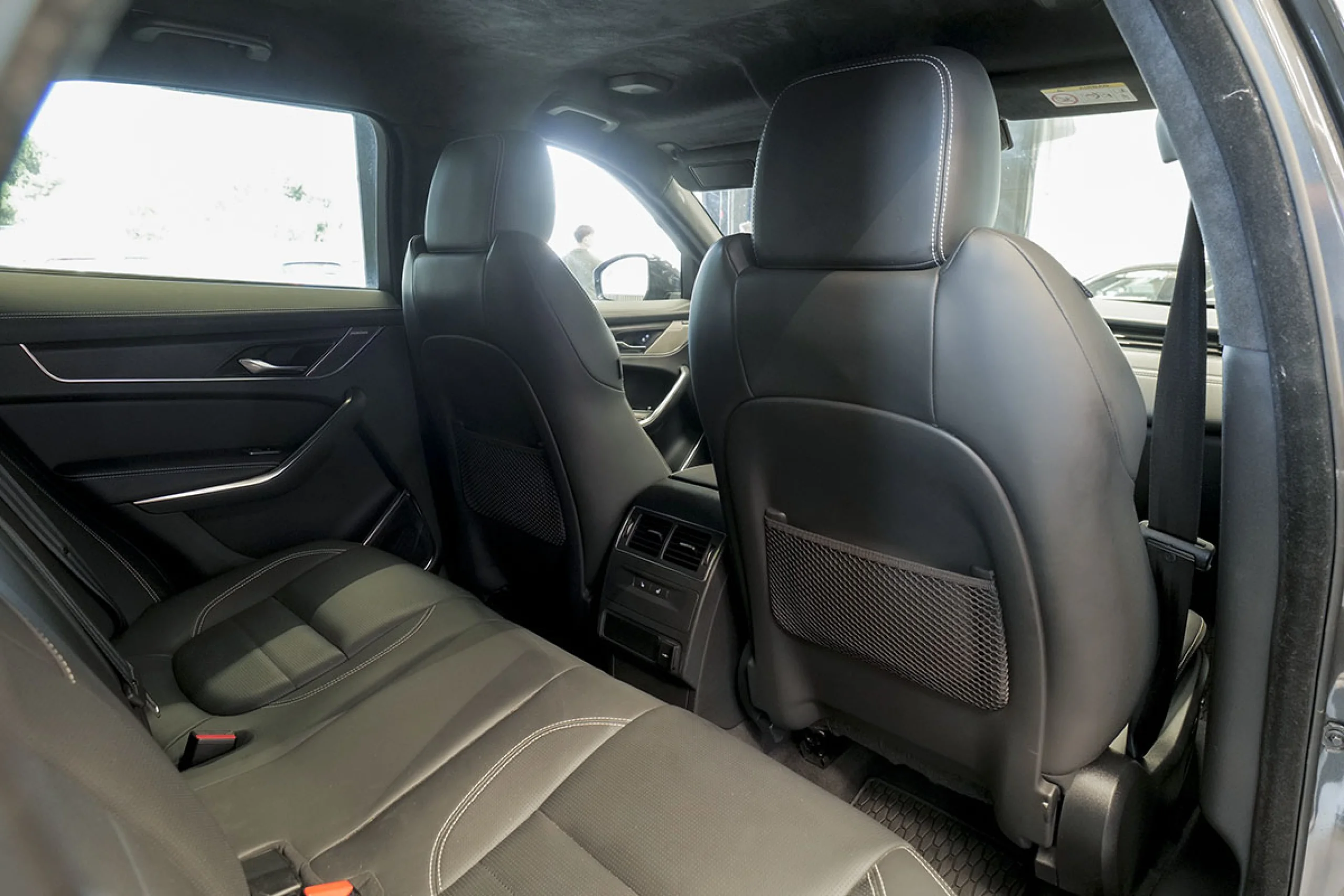 Jaguar F-Pace 2.0 I4 PHEV 404PS AWD Auto RDynamic SE - Foto 14