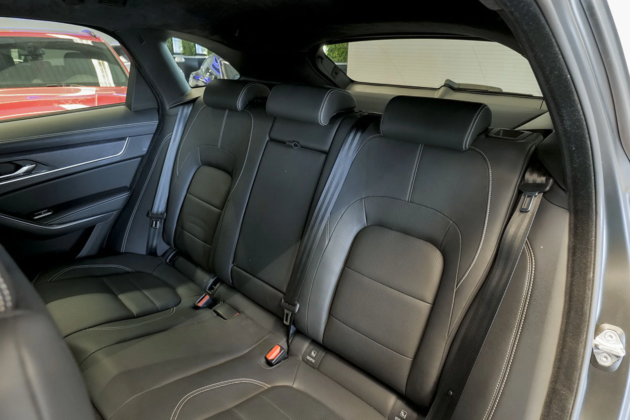 Jaguar F-Pace 2.0 I4 PHEV 404PS AWD Auto RDynamic SE - Foto 16