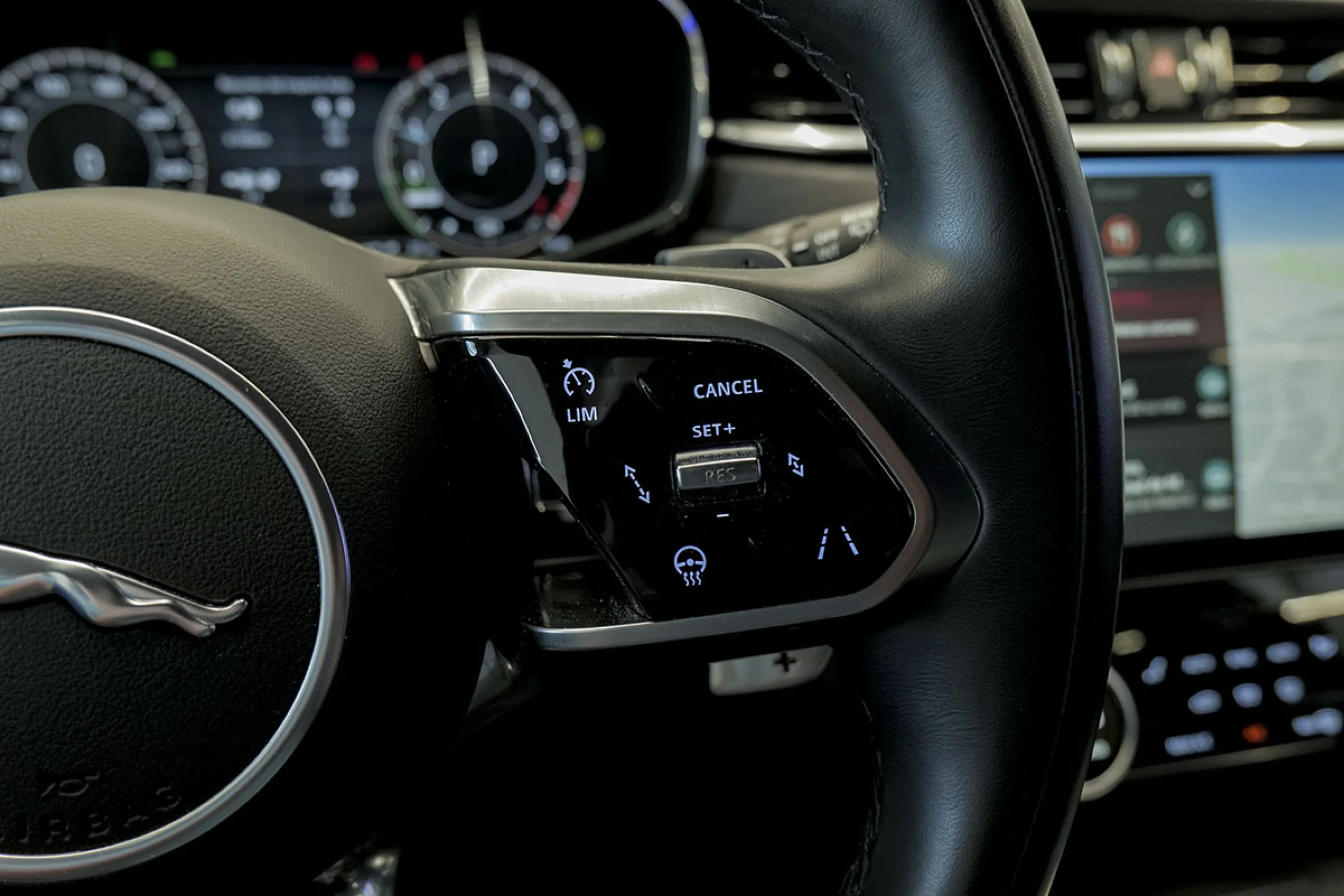 Jaguar F-Pace 2.0 I4 PHEV 404PS AWD Auto RDynamic SE - Foto 29