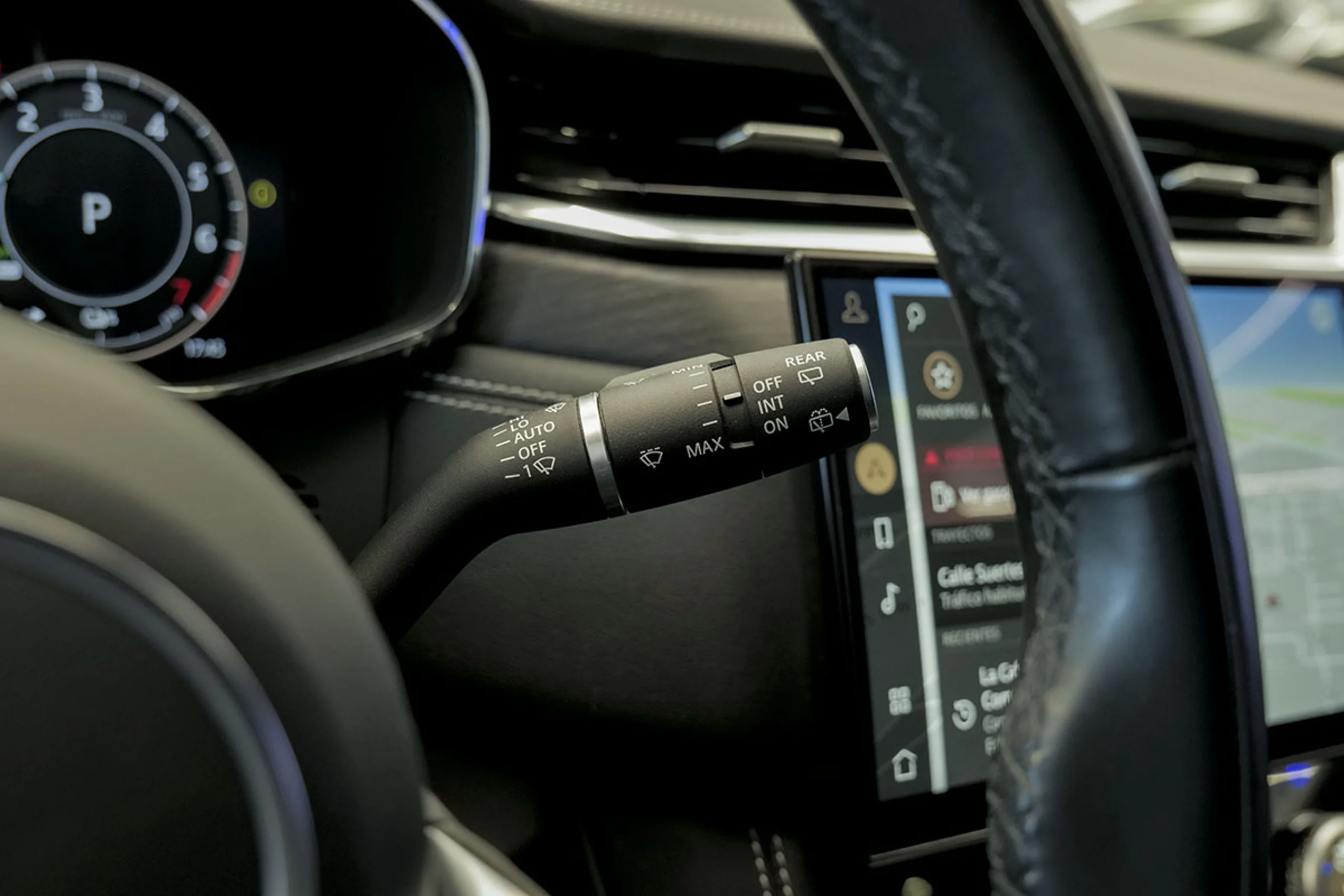 Jaguar F-Pace 2.0 I4 PHEV 404PS AWD Auto RDynamic SE - Foto 30