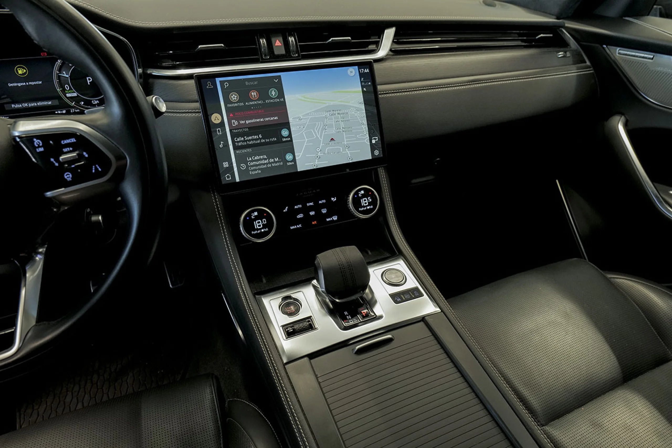 Jaguar F-Pace 2.0 I4 PHEV 404PS AWD Auto RDynamic SE - Foto 31
