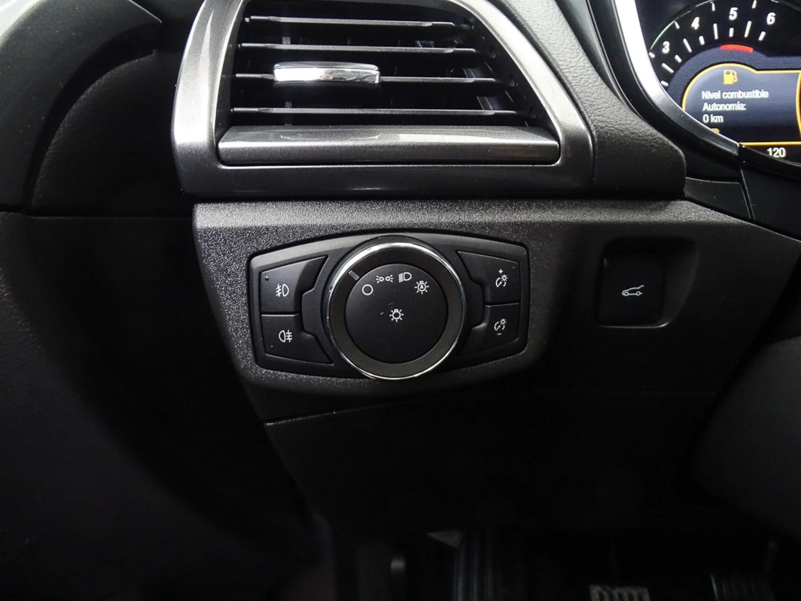 Ford Mondeo 2.0 TDCi 110kW 150CV Business - Foto 23