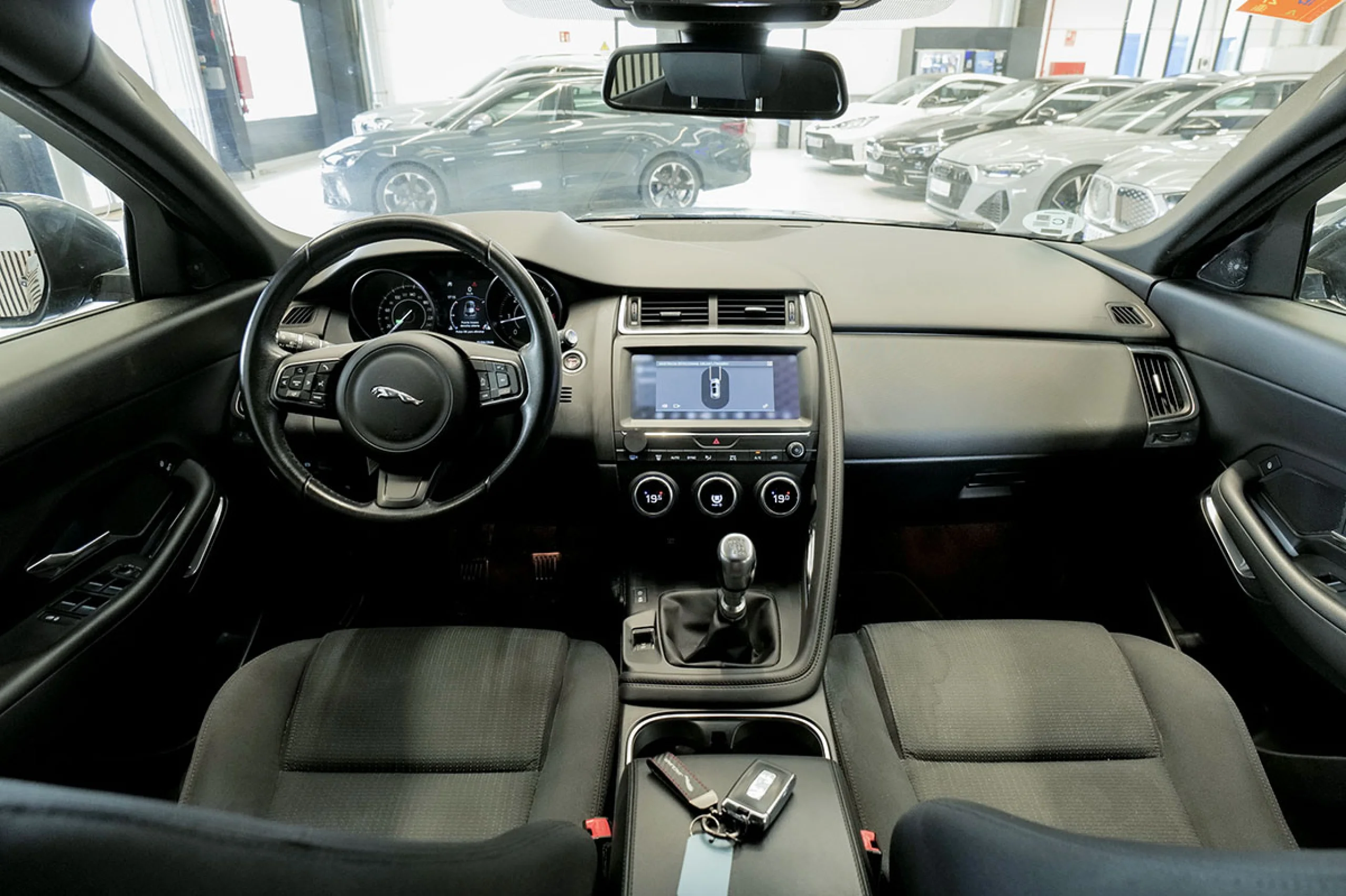 Jaguar E-Pace 2.0D 132kW Pure - Foto 6